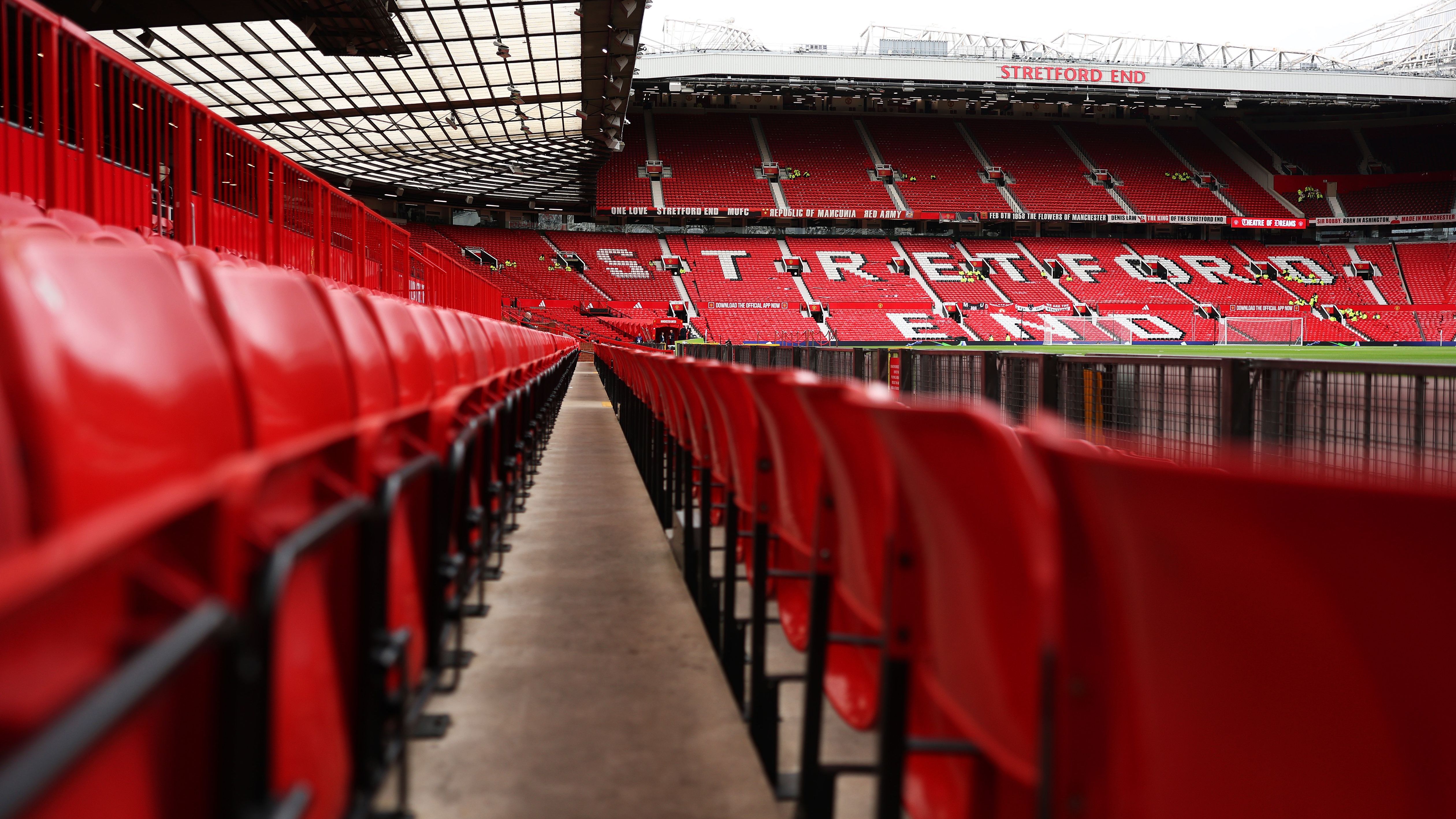 Manchester United v Burnley - Premier League