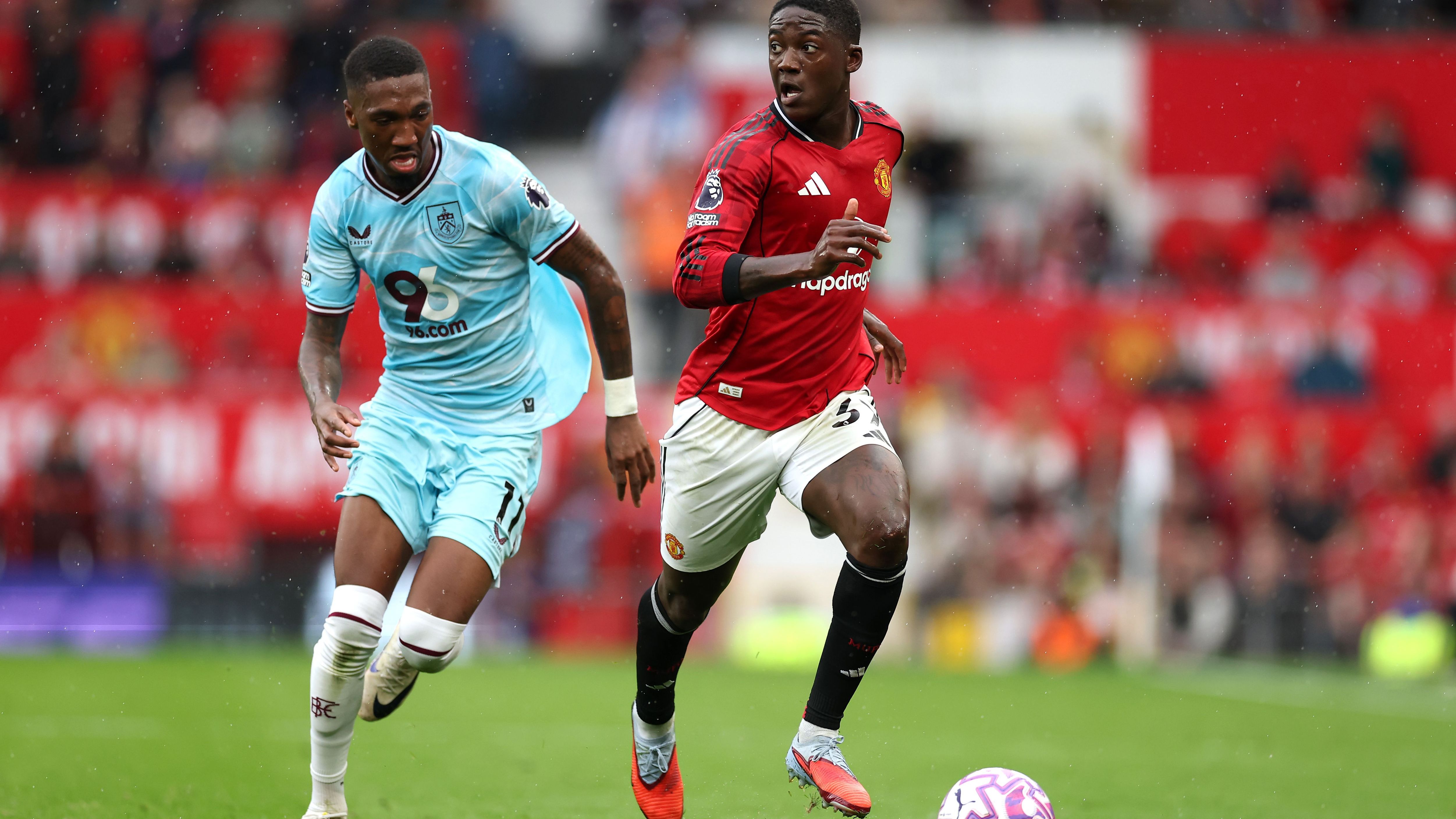 Manchester United v Burnley - Premier League