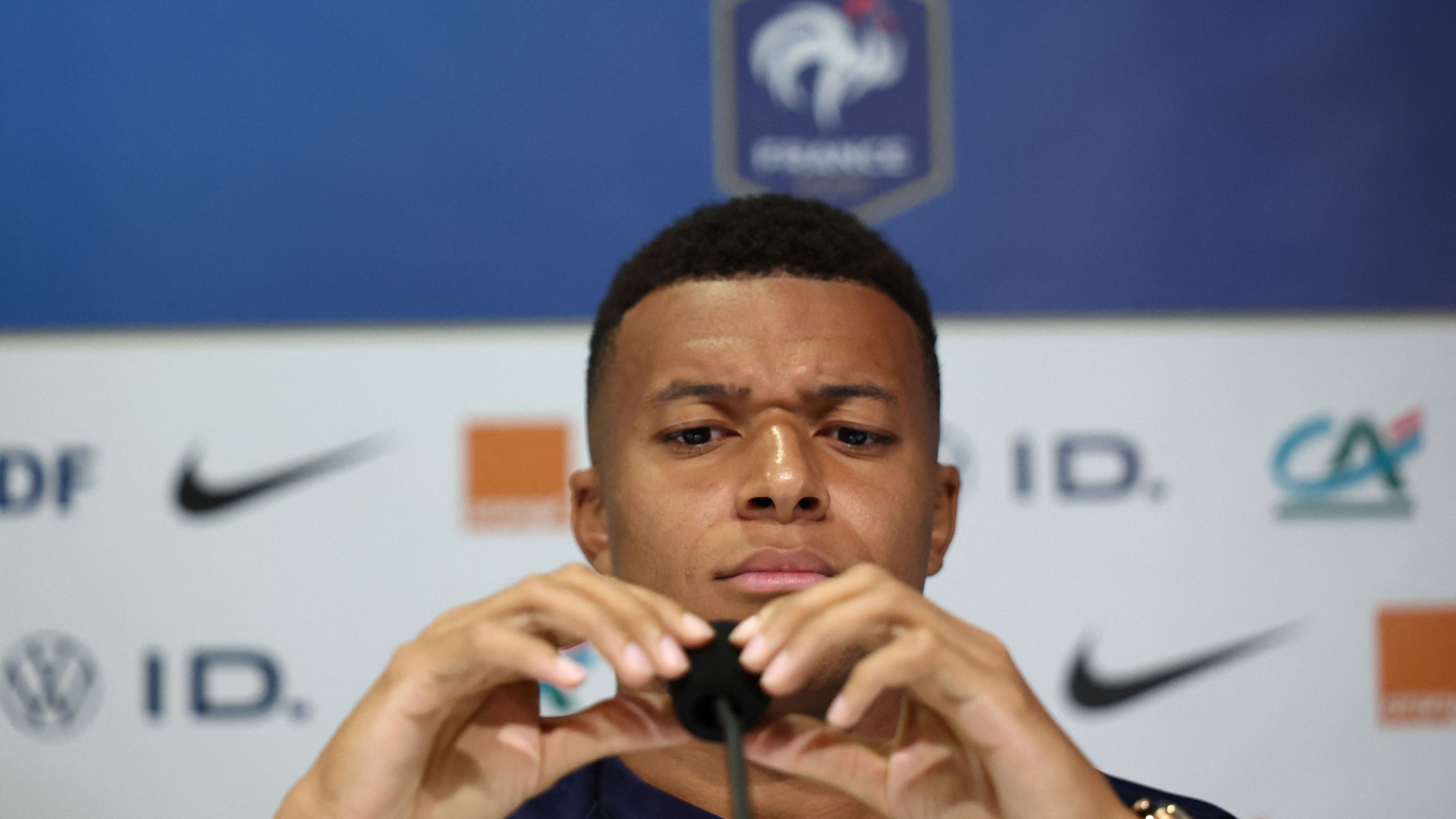 FBL-WC-2026-EUR-QUALIFIER-UKR-FRA-PRESSER