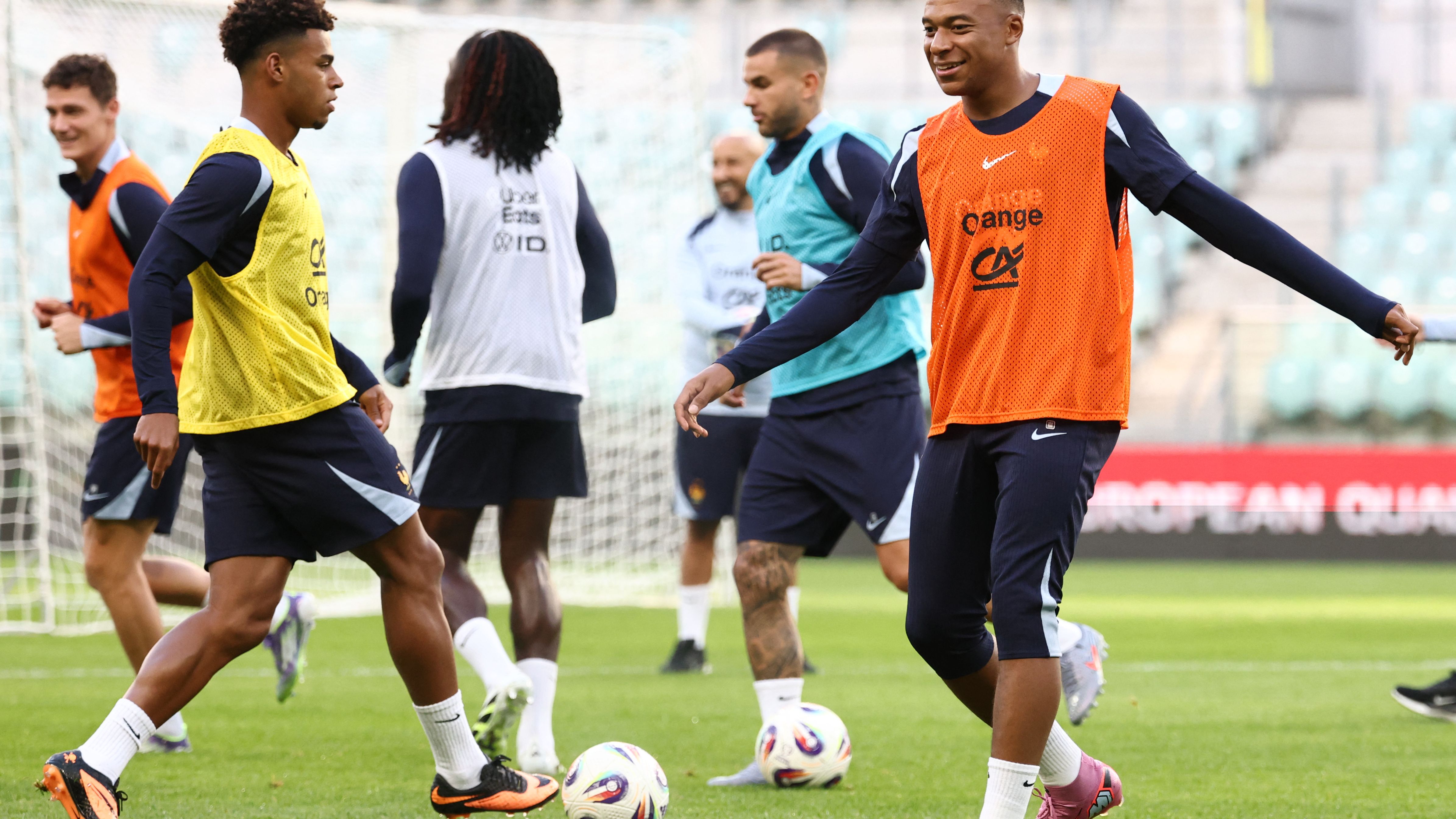 FBL-WC-2026-EUR-QUALIFIER-UKR-FRA-TRAINING