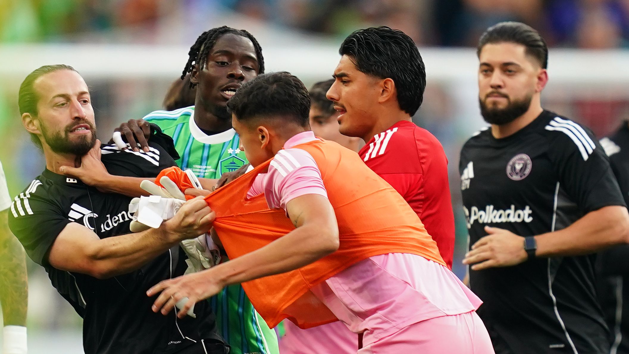 ″عائلتي تعاني بسببي” .. إنتر ميامي يهاجم سلوك سواريز بنهائي كأس الدوريات والأوروجوياني يخرج للاعتذار! | مصر Goal.com