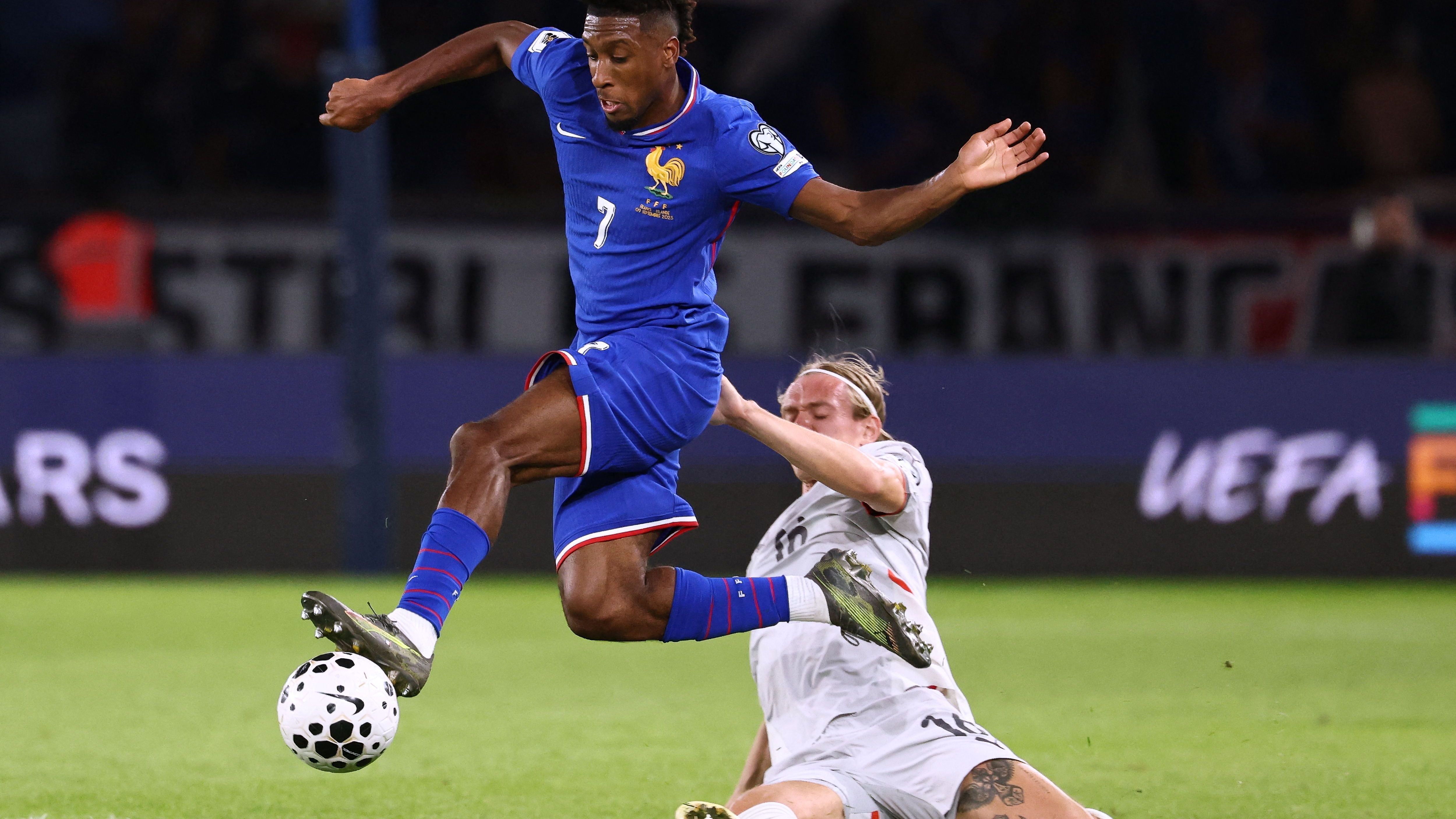 TOPSHOT-FBL-WC-2026-EUR-QUALIFIERS-FRA-ISL