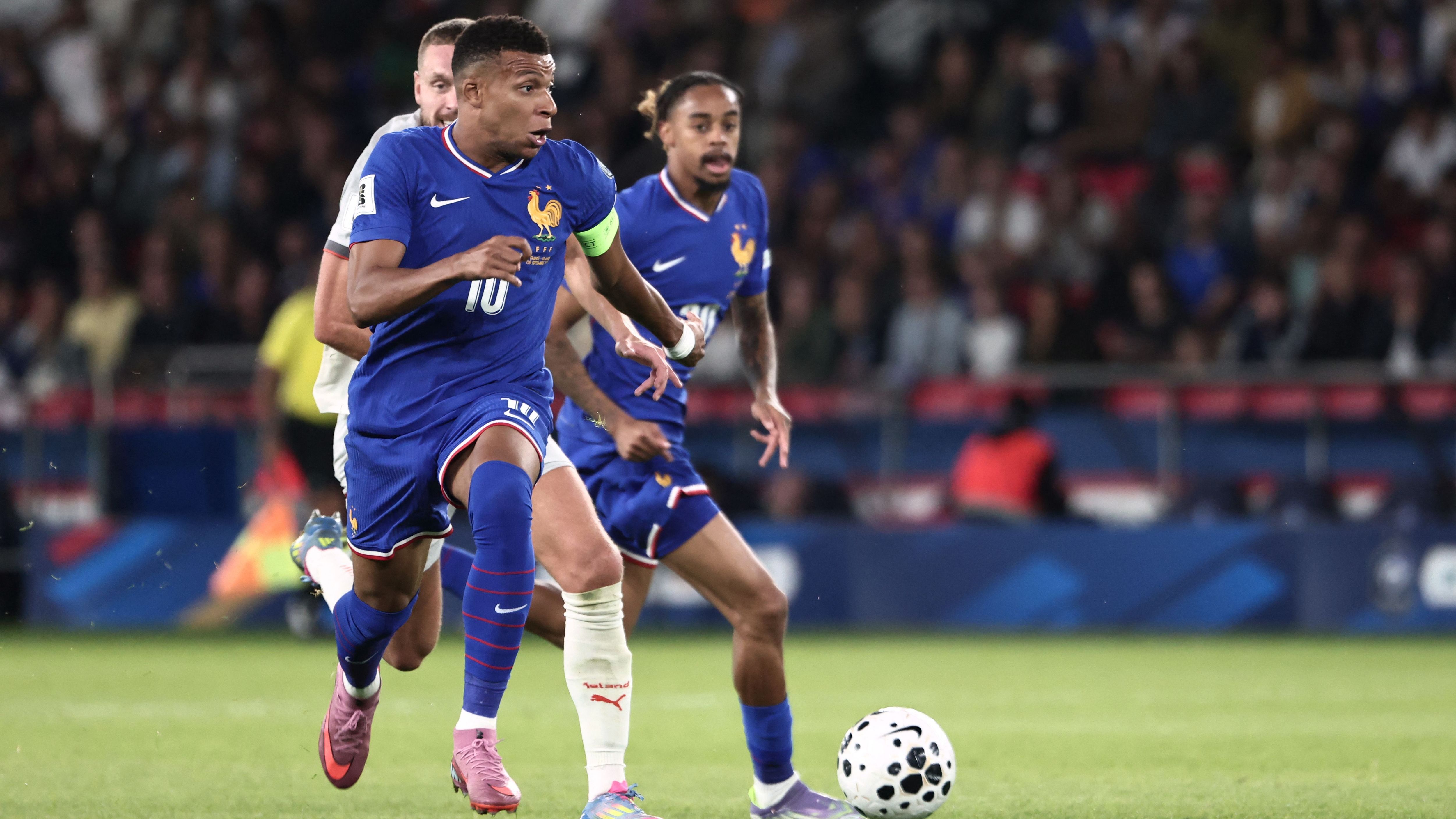 FBL-WC-2026-EUR-QUALIFIERS-FRA-ISL