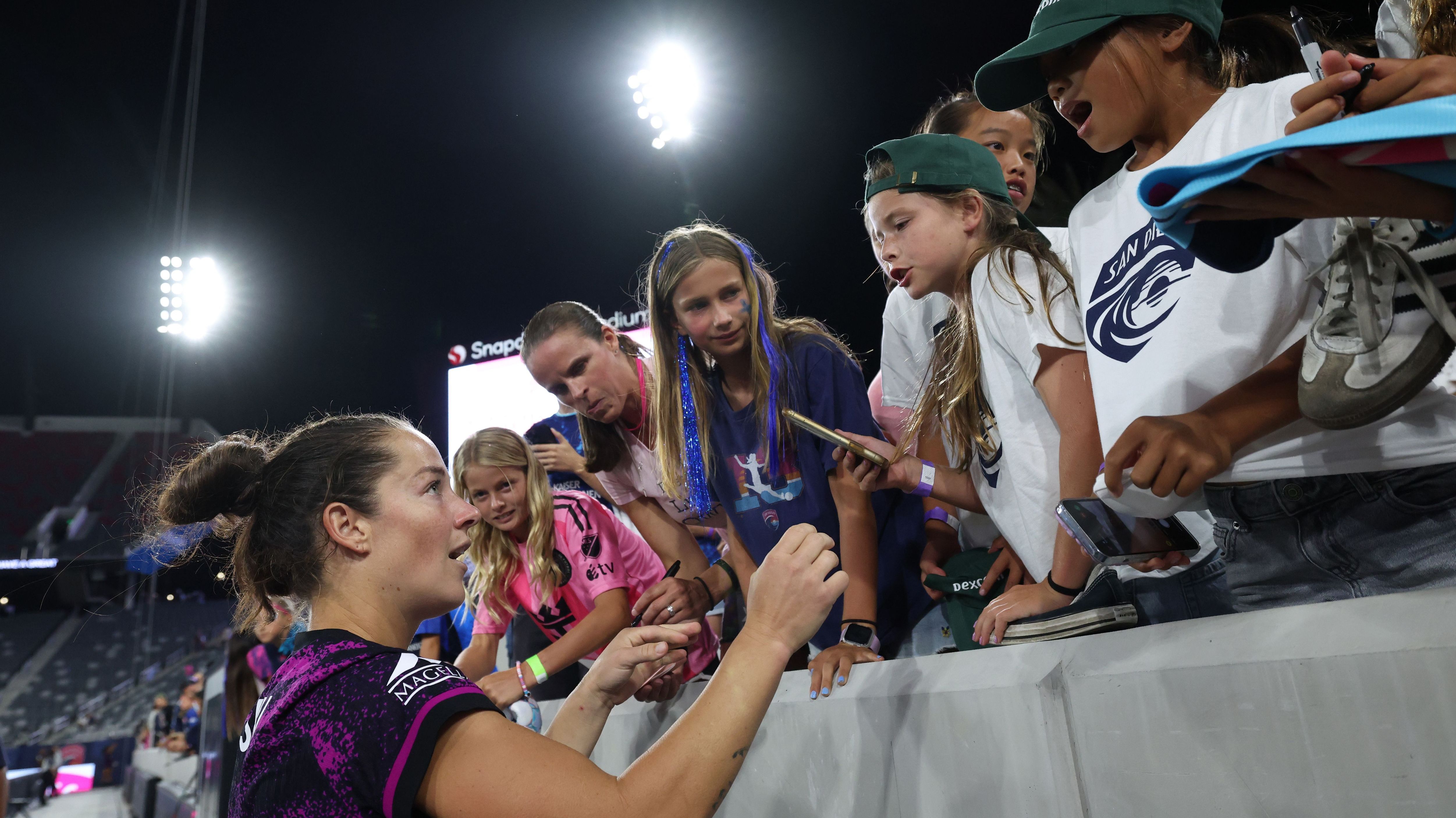 San Diego Wave v Houston Dash