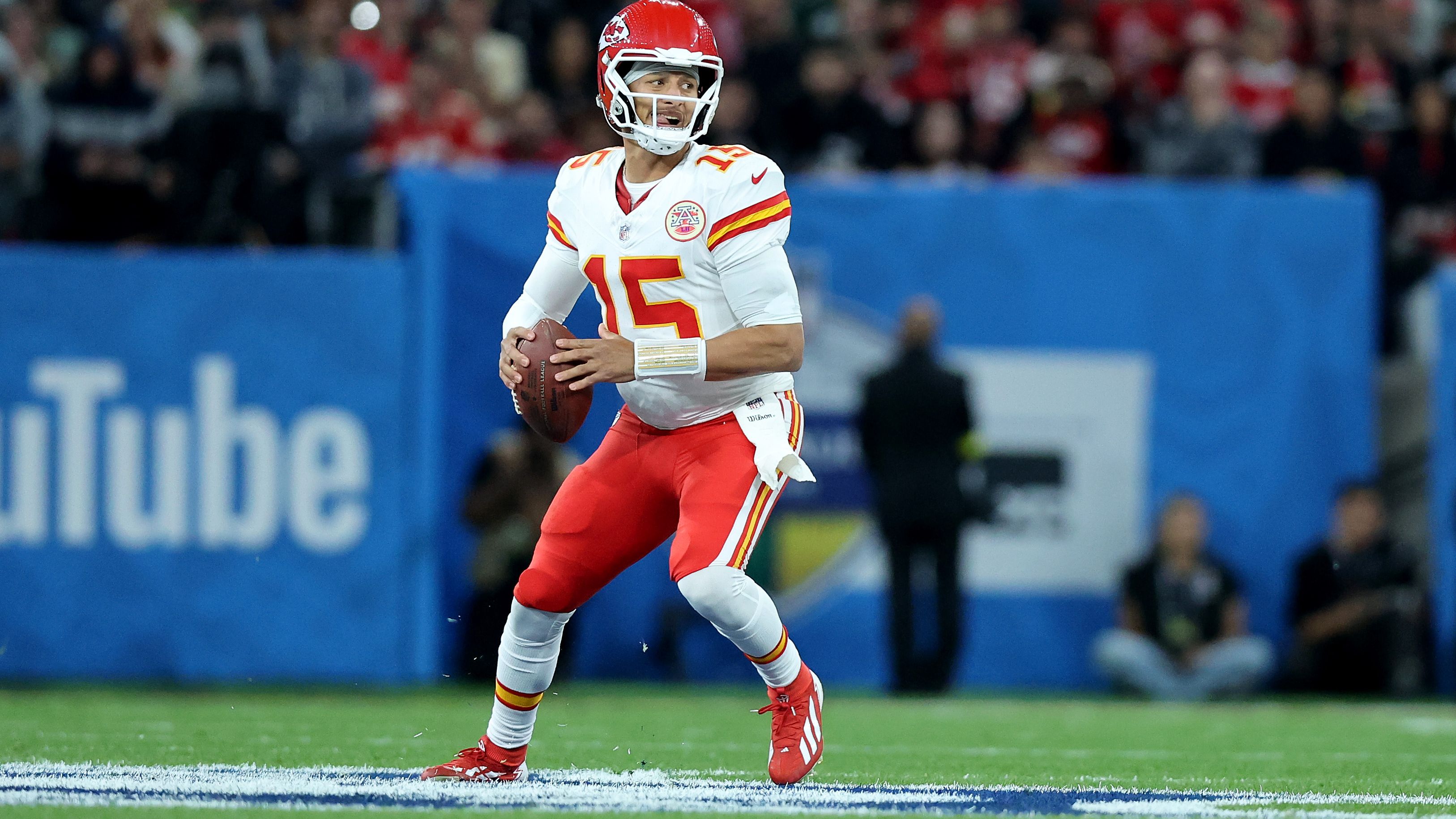 Kansas City Chiefs v Los Angeles Chargers