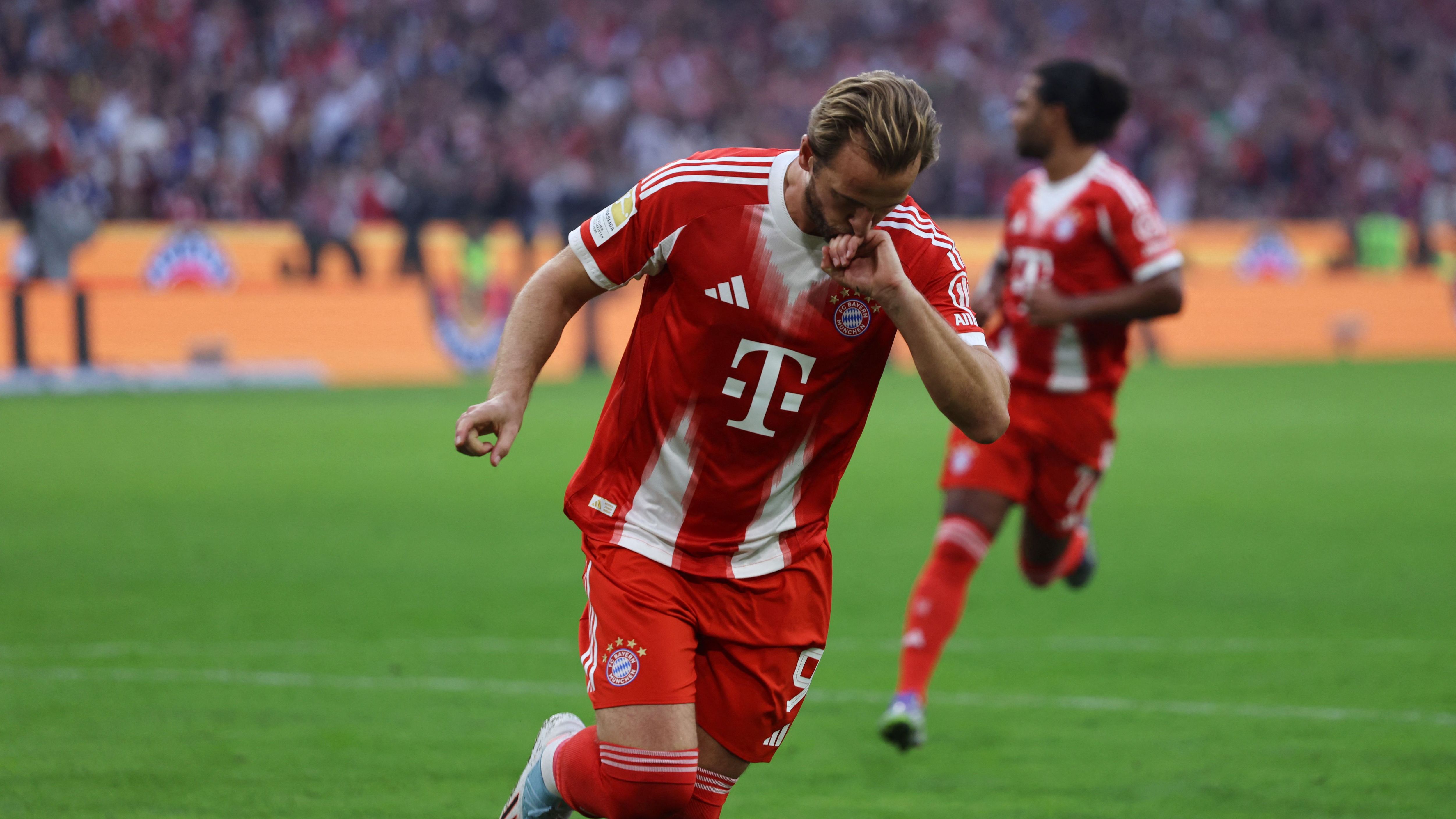 FBL-GER-BUNDESLIGA-MUNICH-HAMBURG