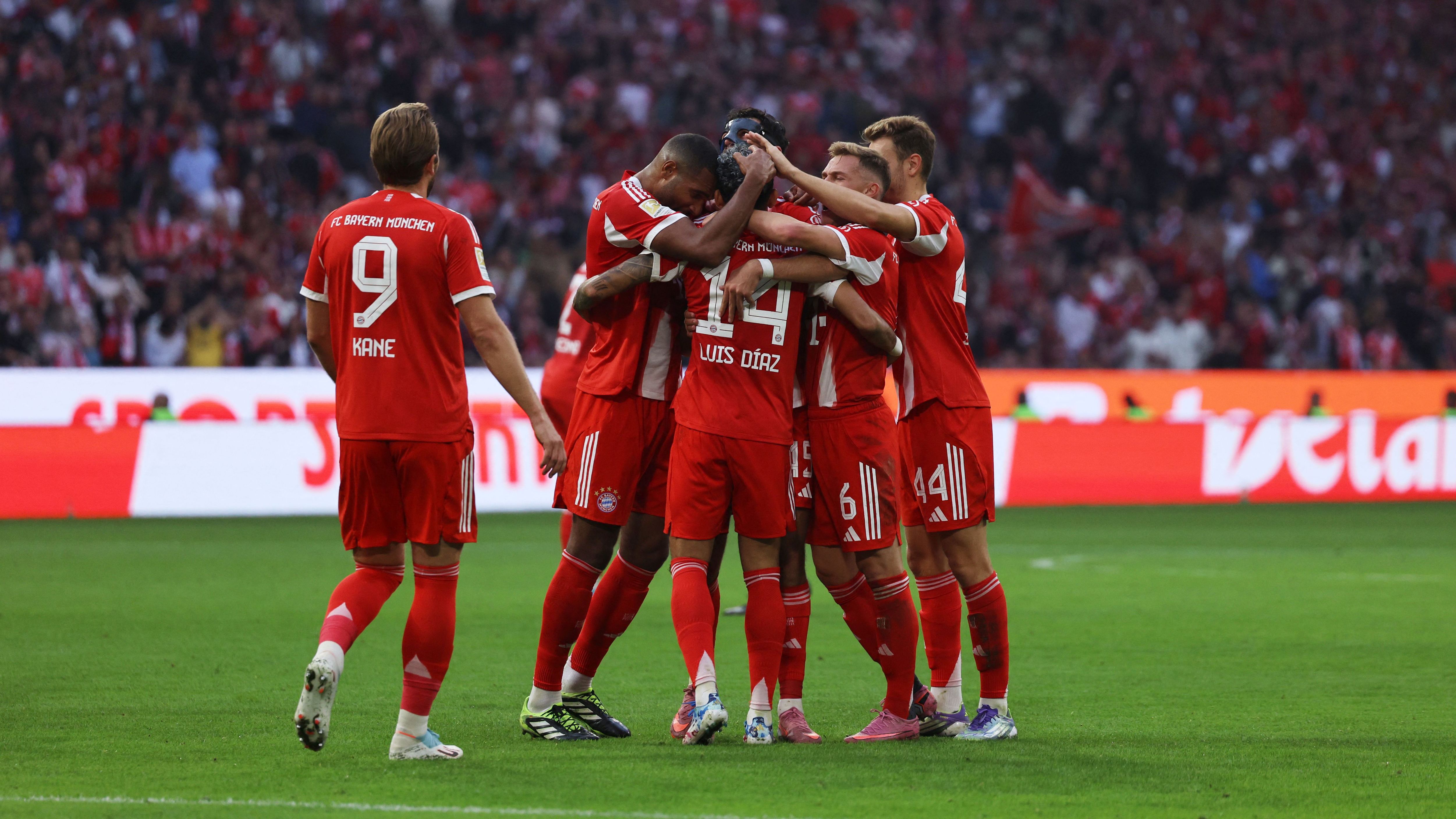 FBL-GER-BUNDESLIGA-MUNICH-HAMBURG