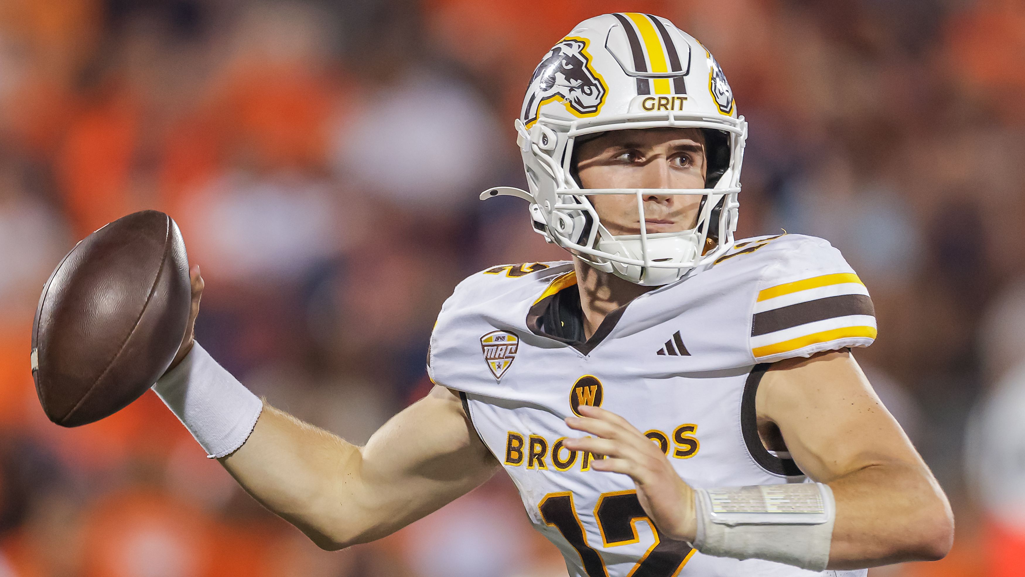 Western Michigan v Illinois