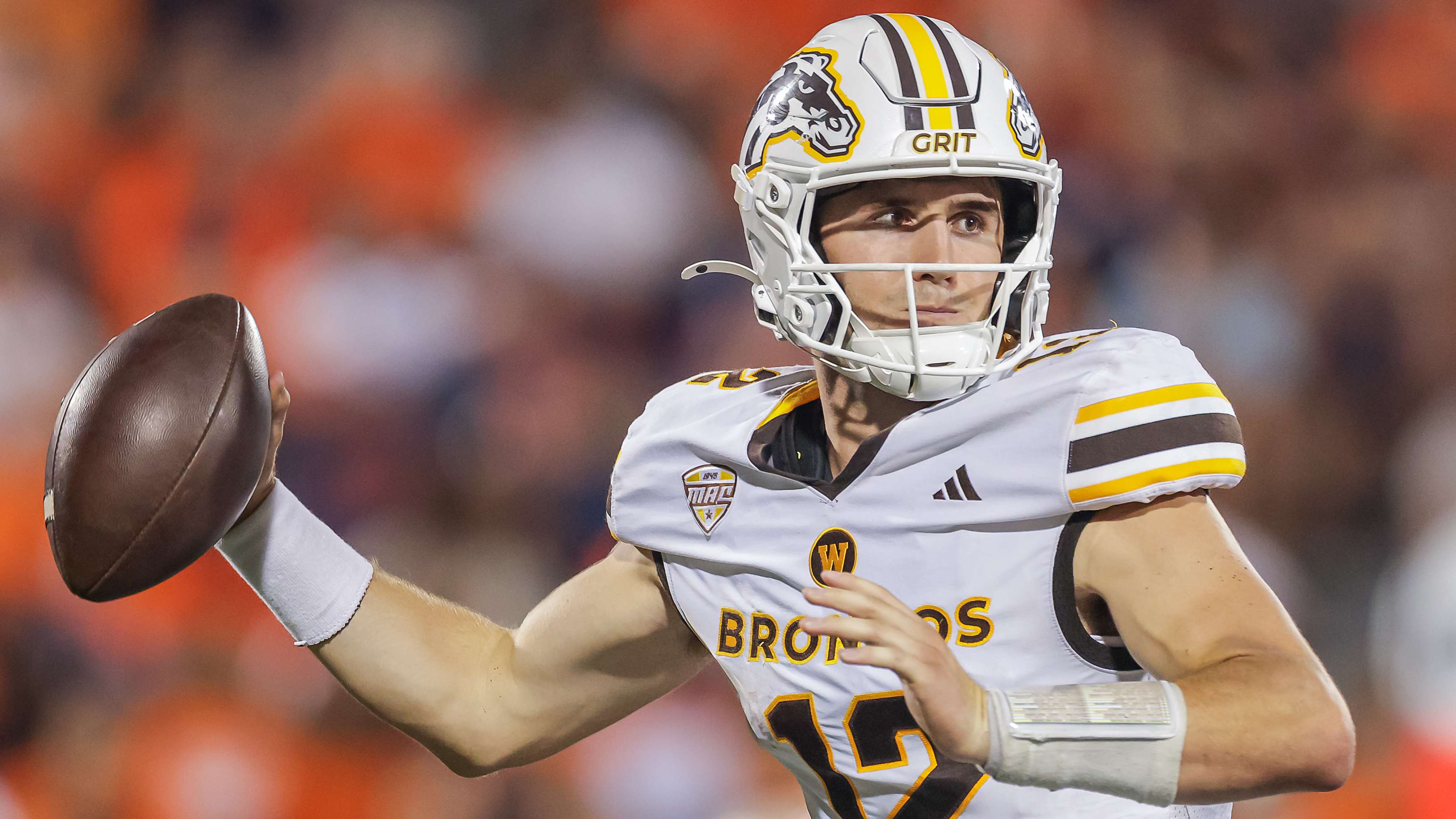 Western Michigan v Illinois