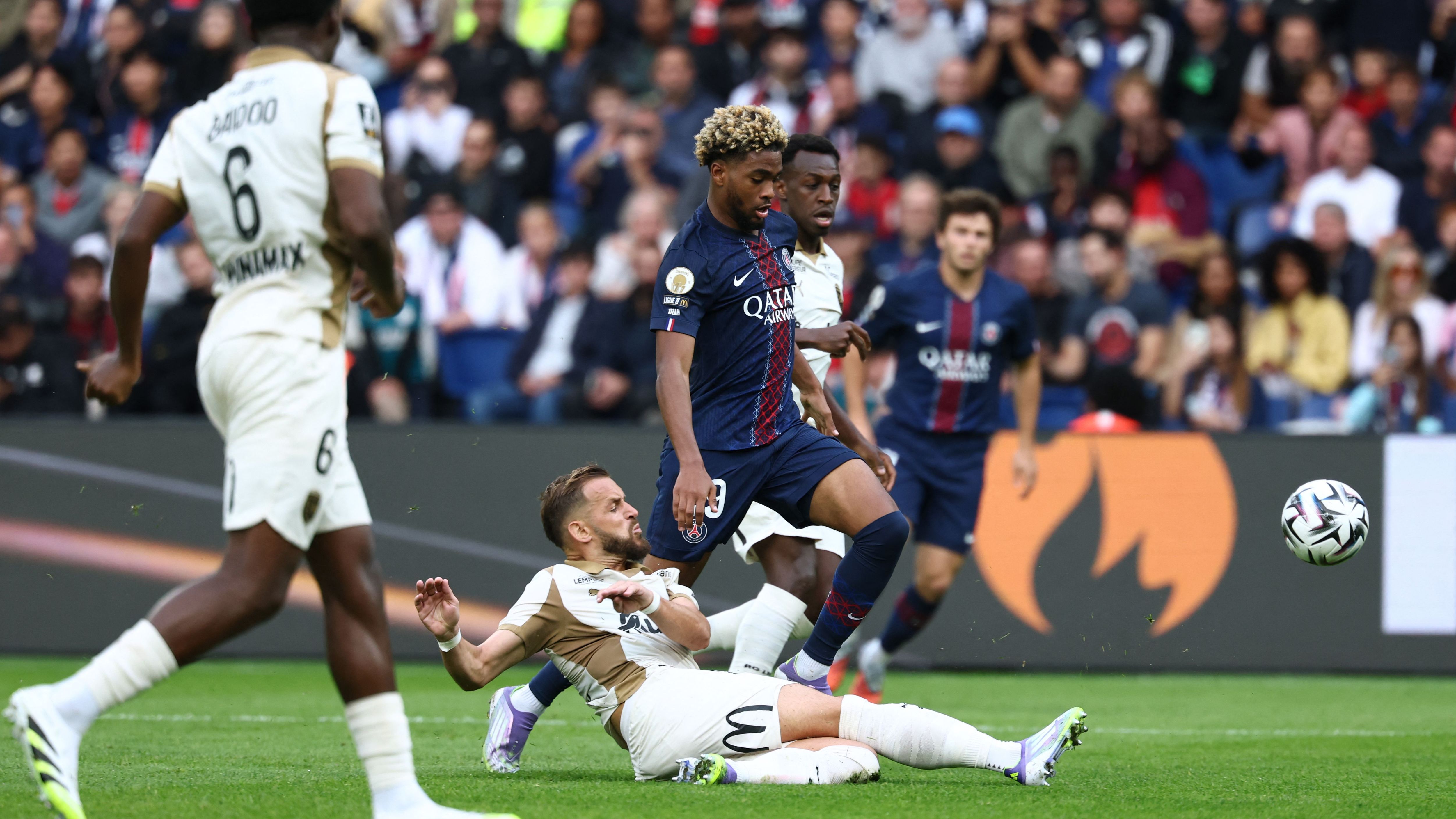 FBL-FRA-LIGUE1-PSG-LENS