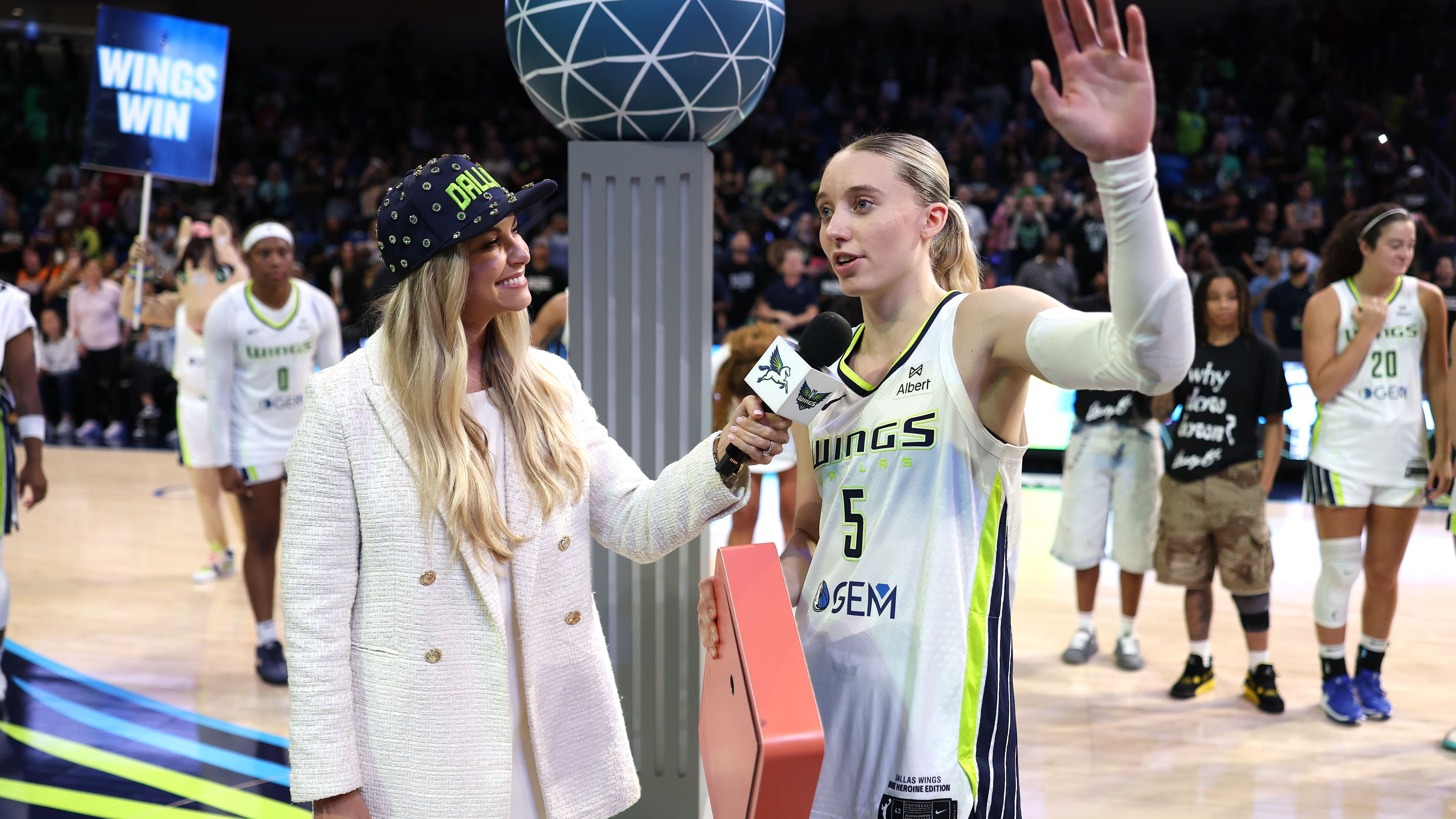 Phoenix Mercury v Dallas Wings