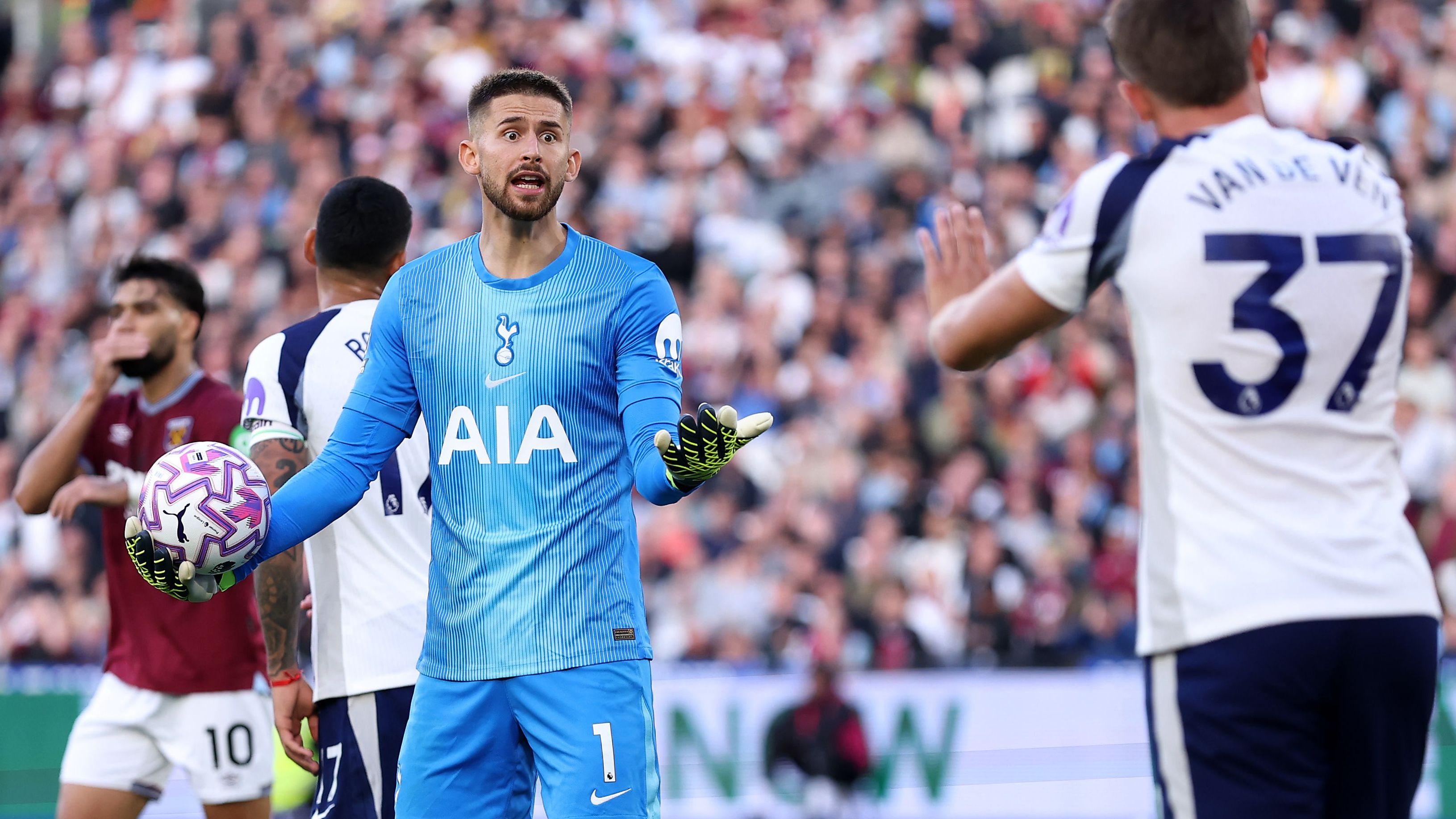 West Ham United v Tottenham Hotspur - Premier League