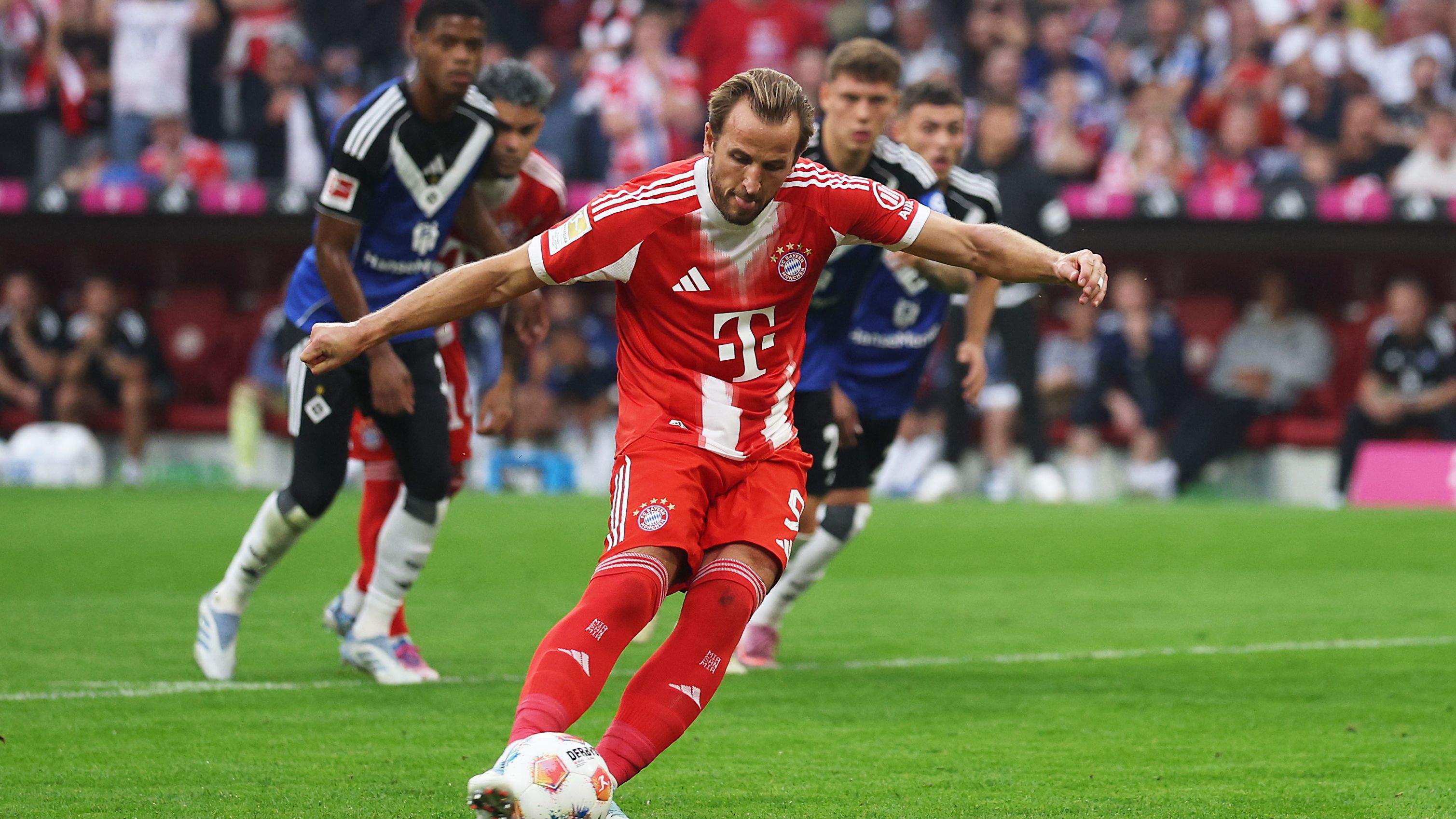 FC Bayern München v Hamburger SV - Bundesliga