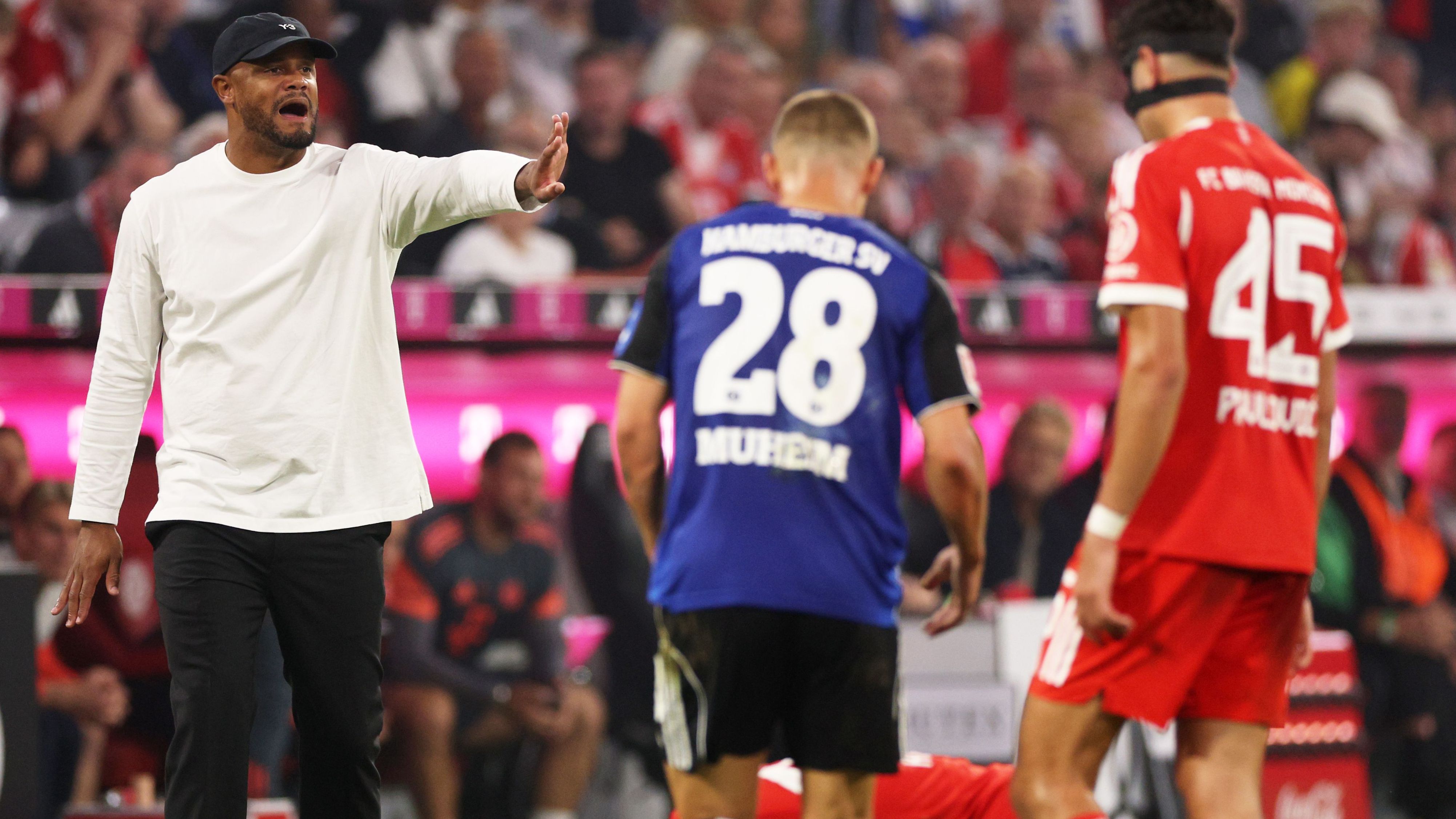 FC Bayern München v Hamburger SV - Bundesliga