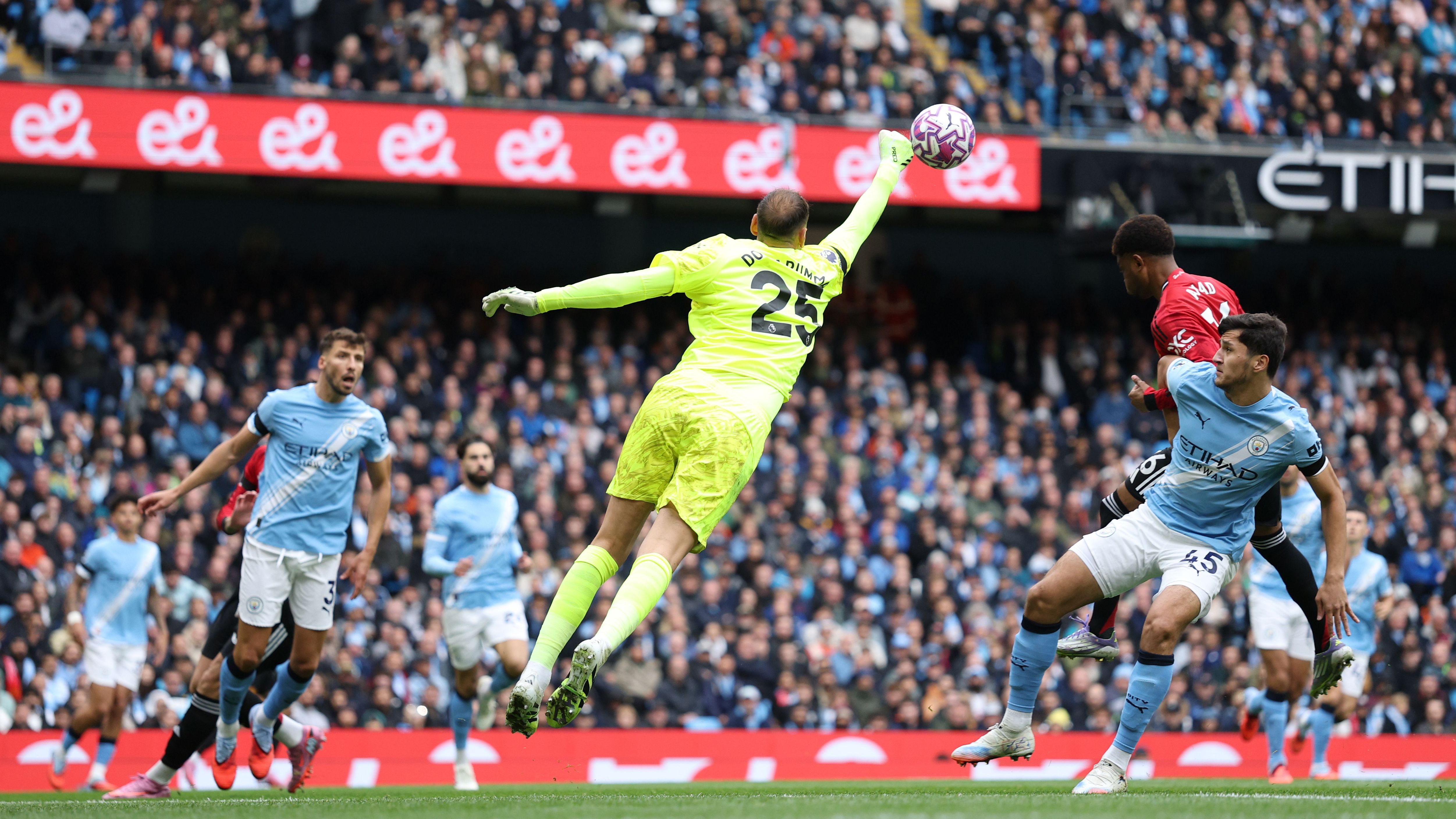 Manchester City v Manchester United - Premier League