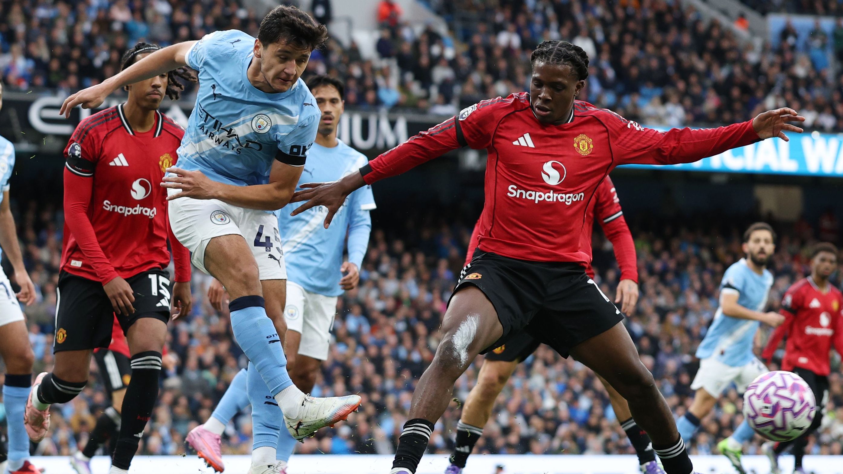 Manchester City v Manchester United - Premier League