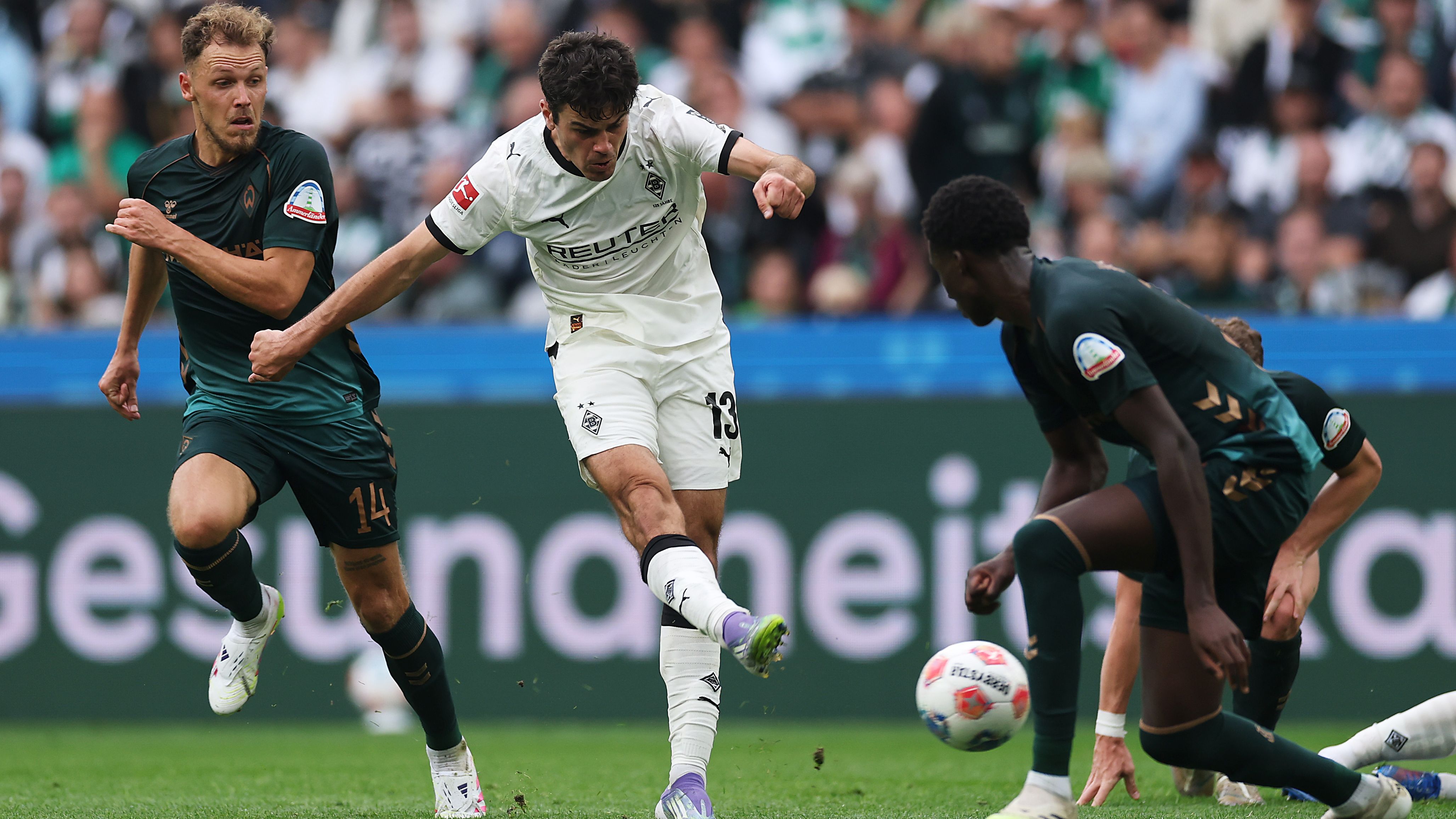 Borussia Mönchengladbach v SV Werder Bremen - Bundesliga