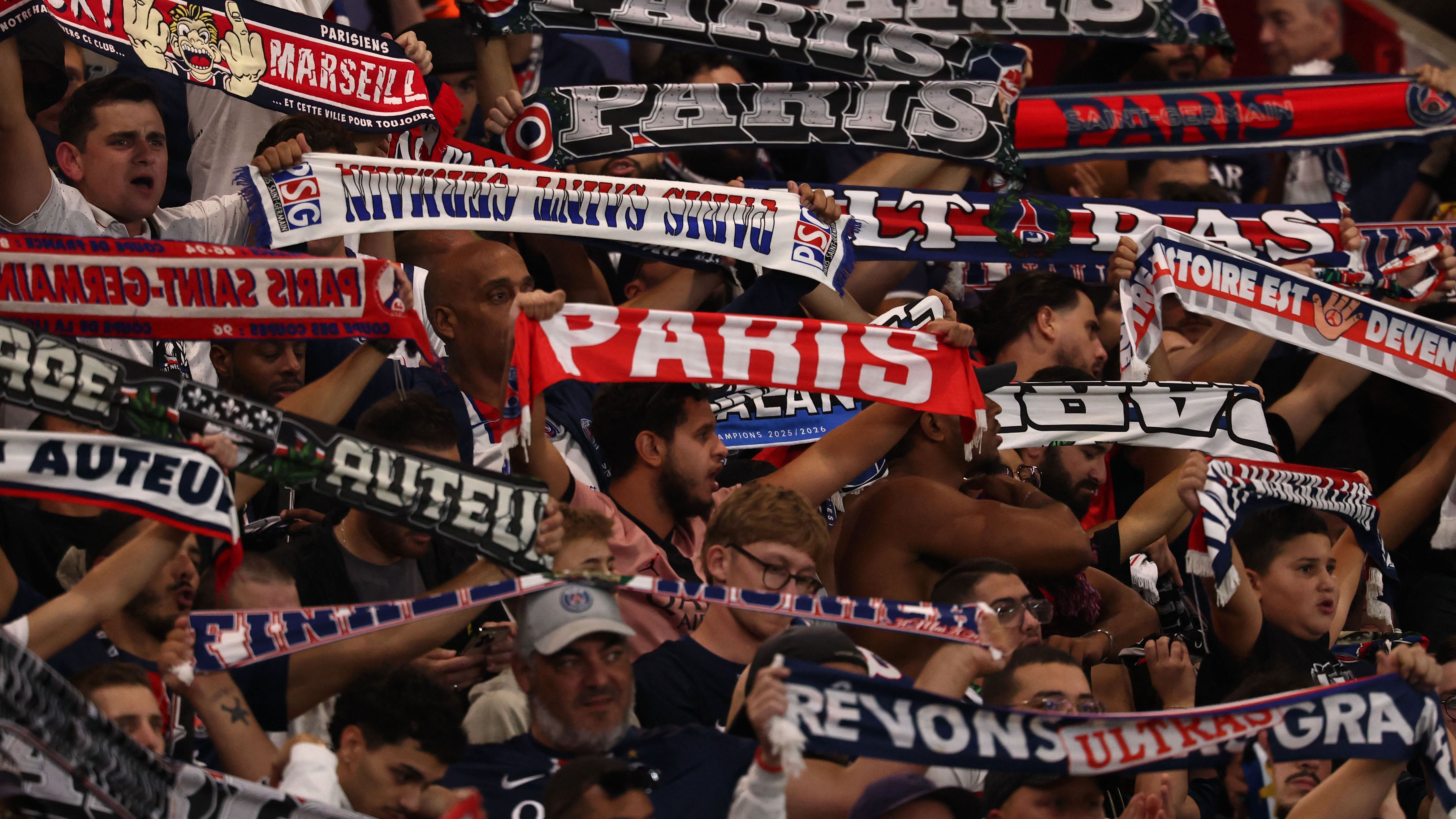 TOPSHOT-FBL-EUR-C1-PSG-ATALANTA