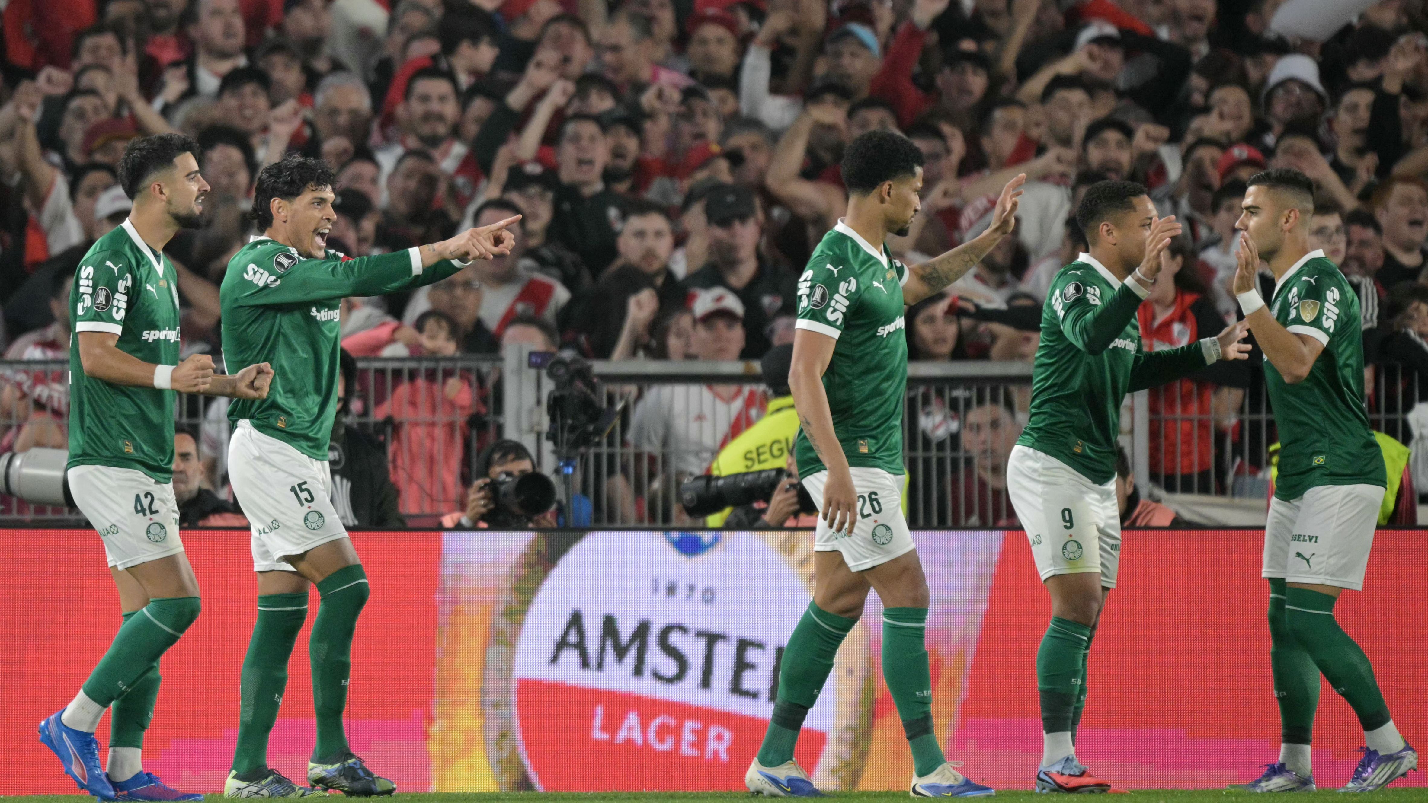 FBL-LIBERTADORES-RIVER-PALMEIRAS