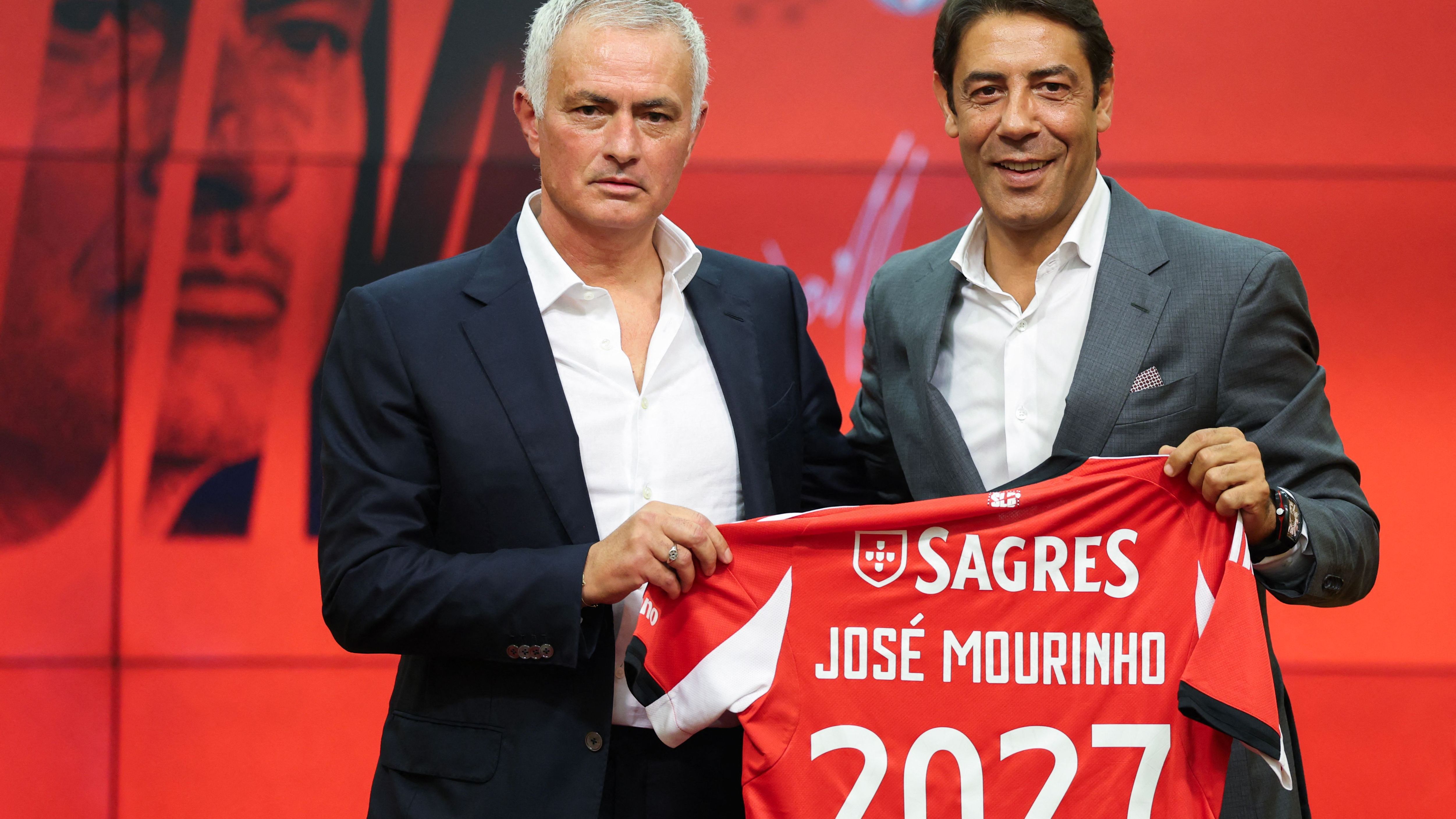 FBL-POR-LIGA-BENFICA-MOURINHO