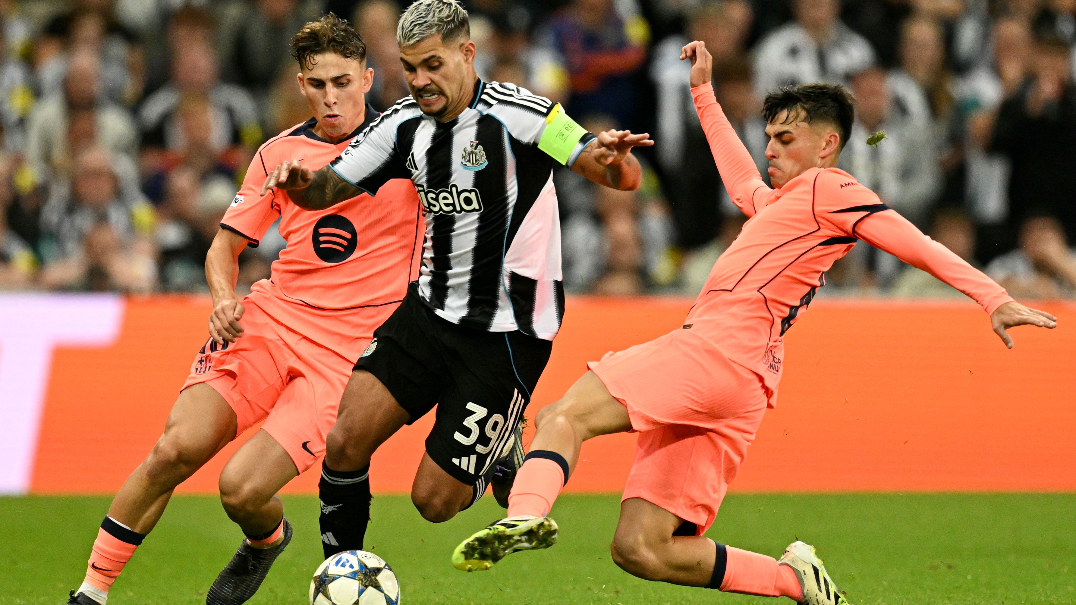 FBL-EUR-C1-NEWCASTLE-BARCELONA