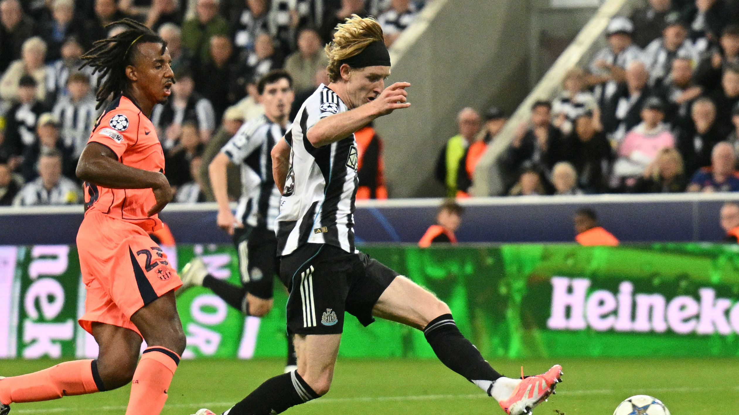 FBL-EUR-C1-NEWCASTLE-BARCELONA