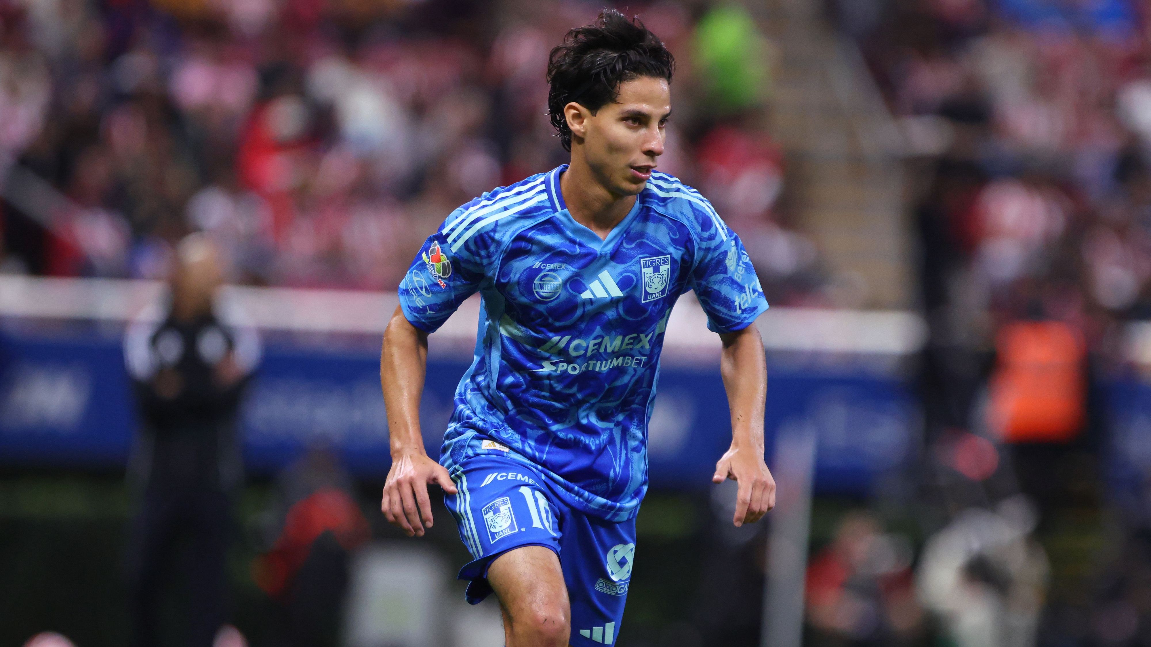 Chivas v Tigres UANL - Torneo Apertura 2025 Liga MX