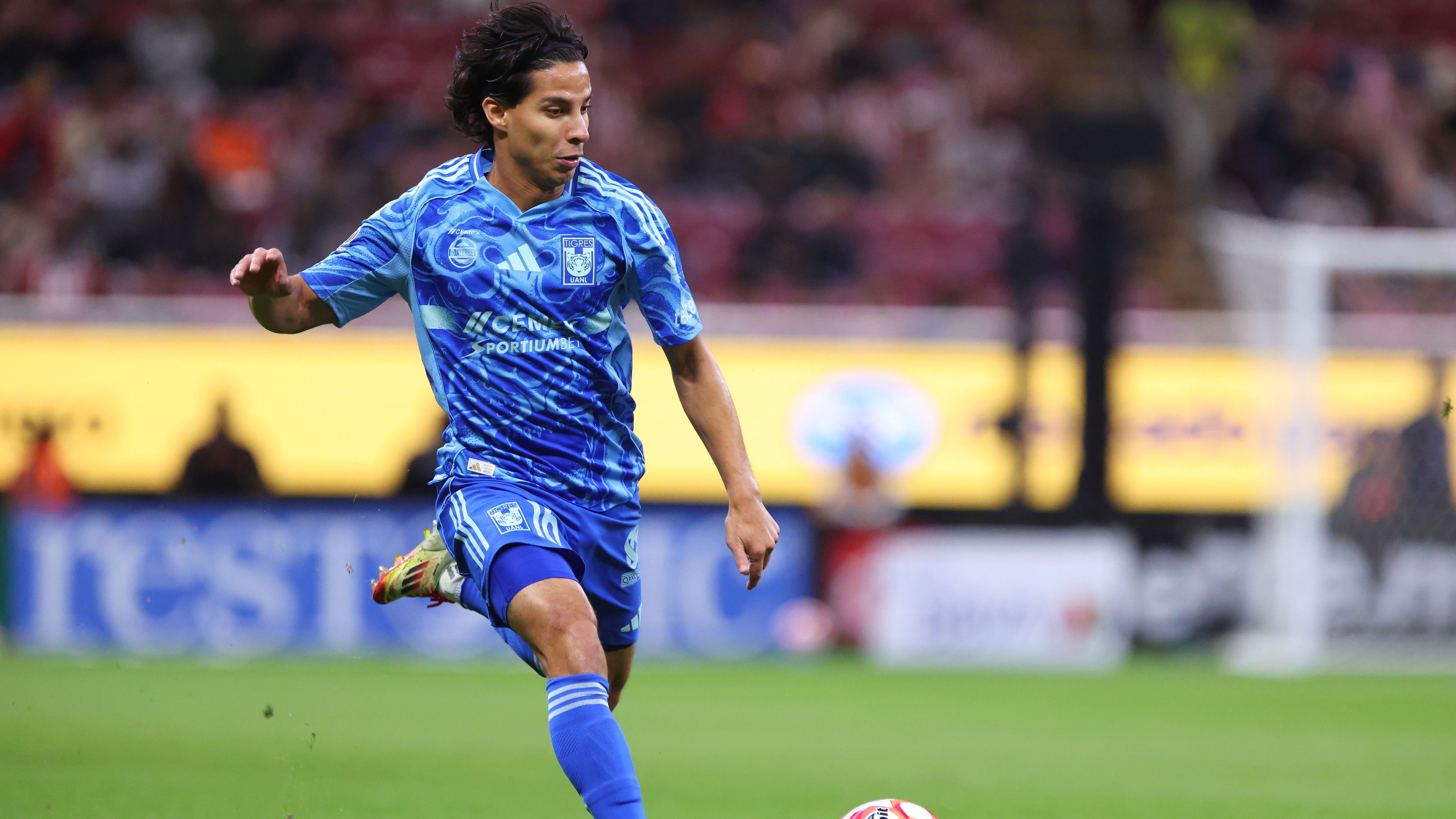 Chivas v Tigres UANL - Torneo Apertura 2025 Liga MX