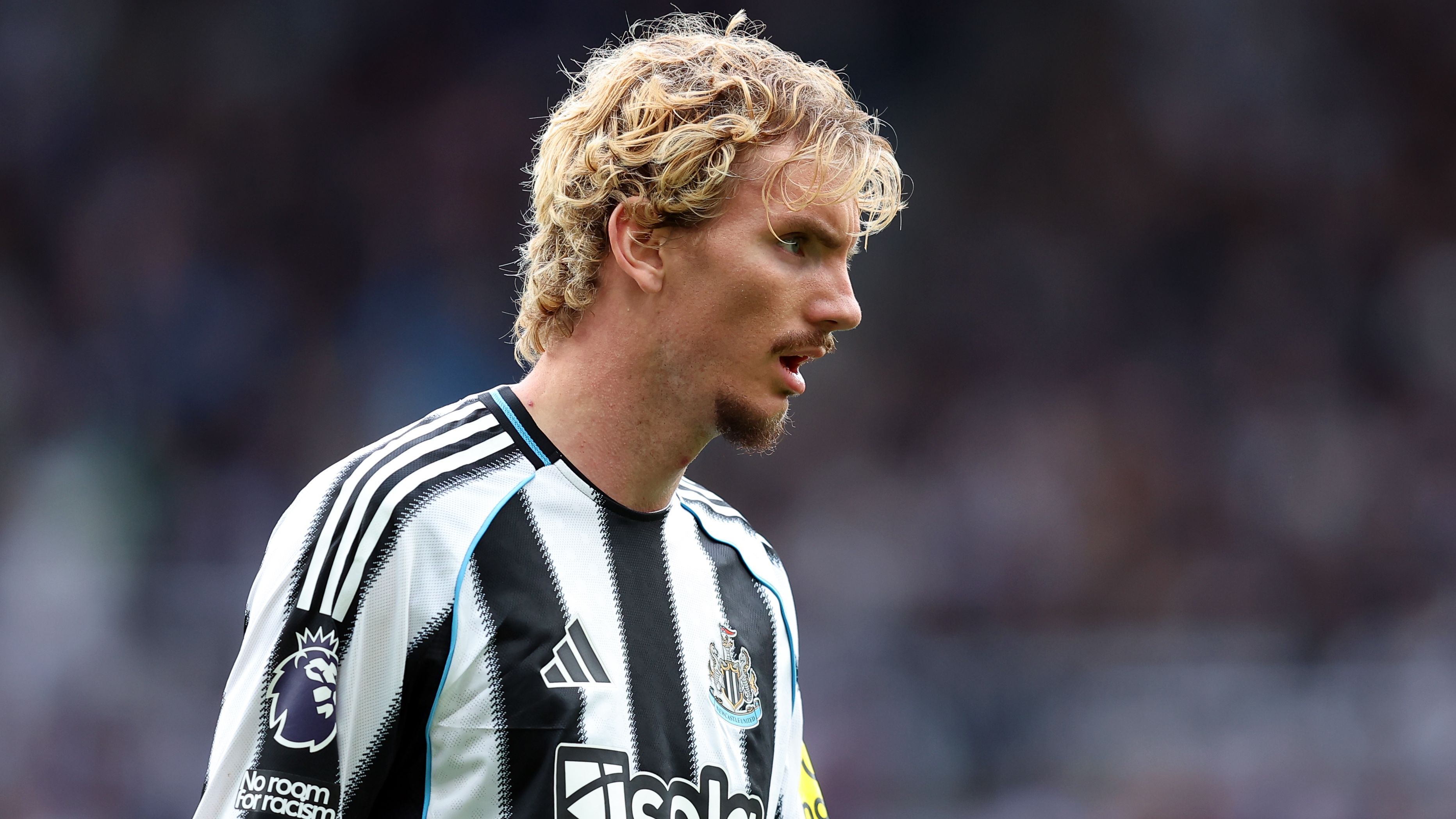 Newcastle United v Wolverhampton Wanderers - Premier League