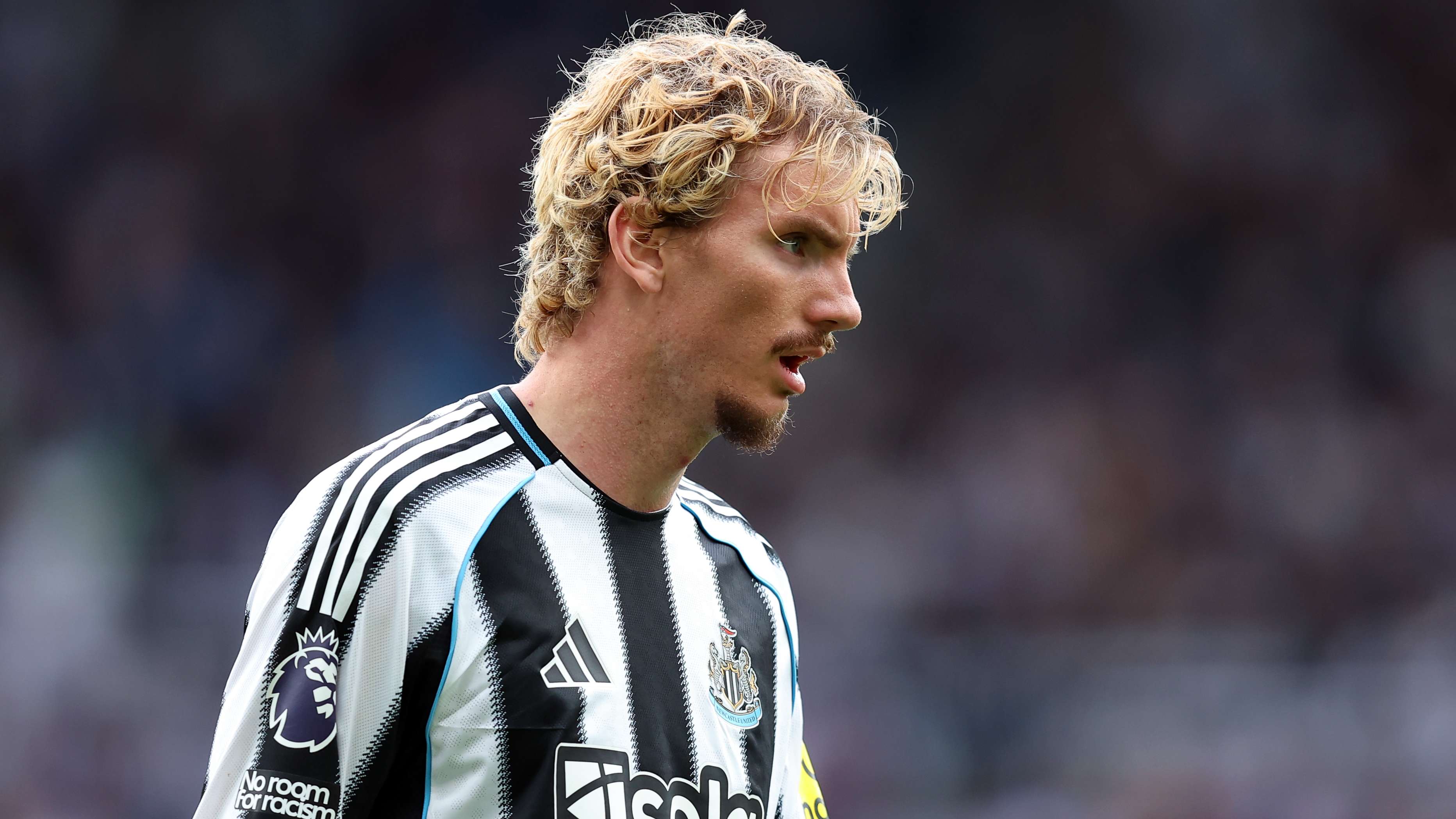 Newcastle United v Wolverhampton Wanderers - Premier League