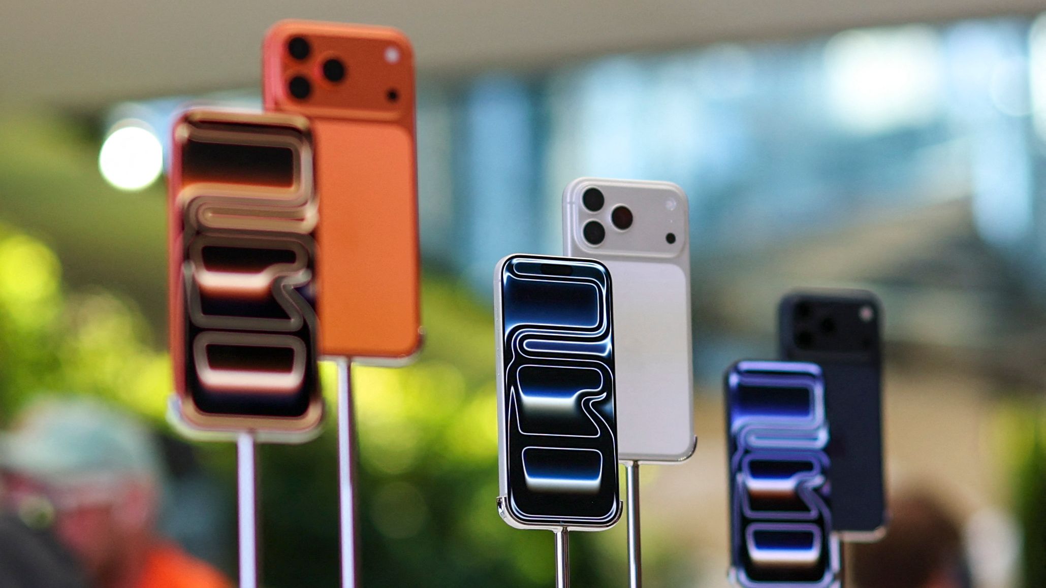 US-TECHNOLOGY-AI-APPLE-IPHONE