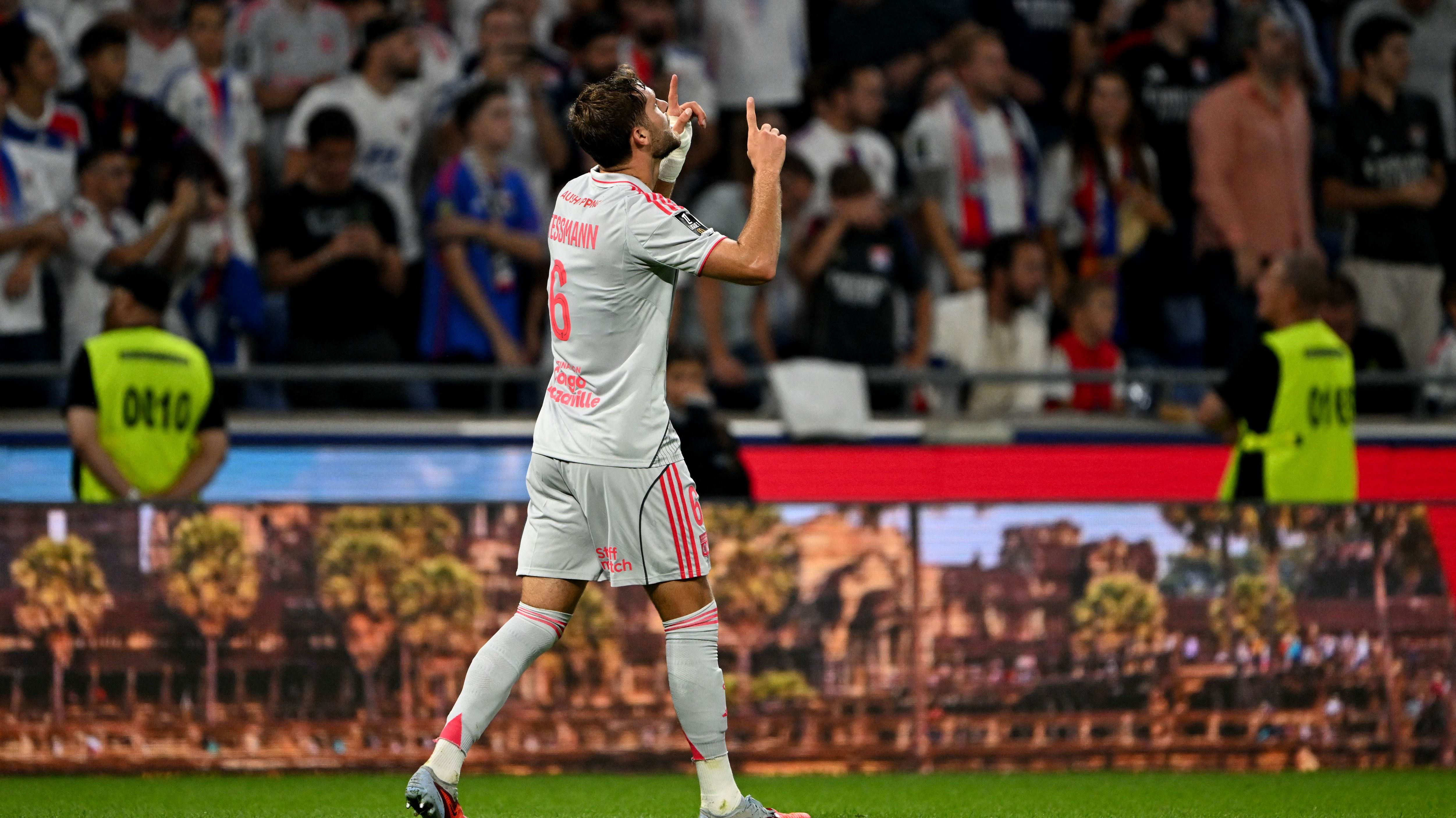 FBL-FRA-LIGUE1-LYON-ANGERS