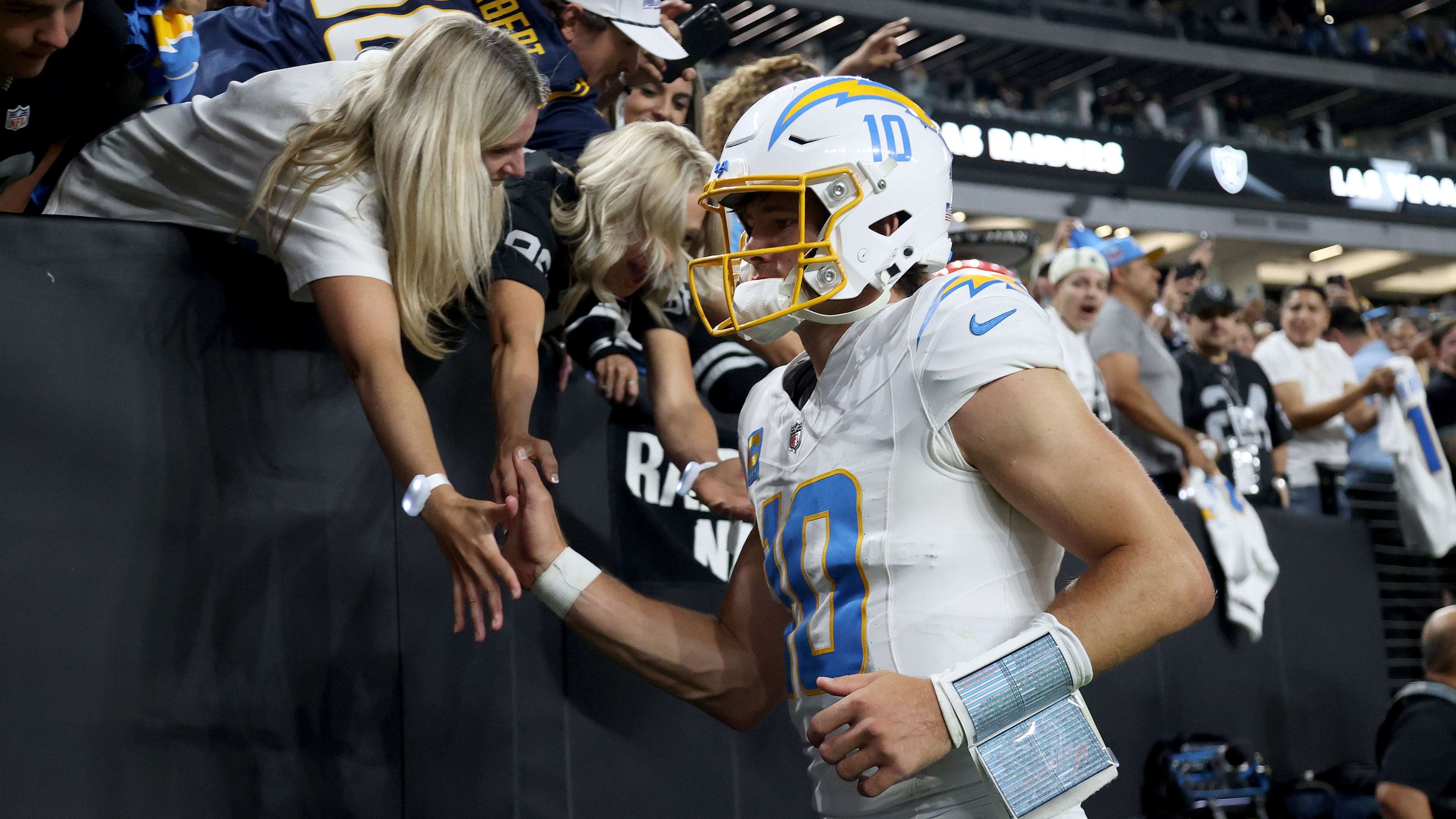 Los Angeles Chargers v Las Vegas Raiders