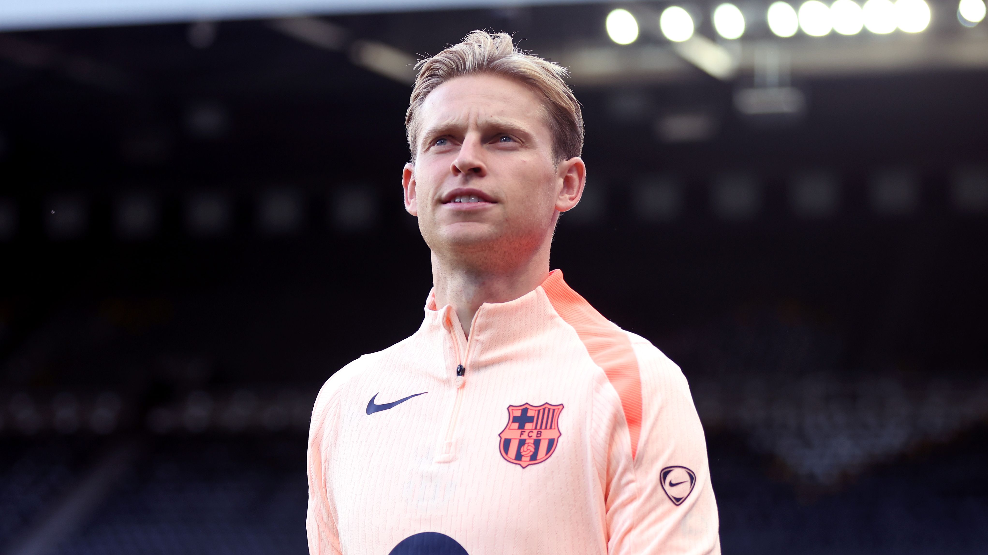 Barcelona’s Deco Reveals Reason for Frenkie de Jong’s Delayed Contract Extension Barcelona’s Deco Reveals Reason for Frenkie de Jong’s Delayed Contract Extension