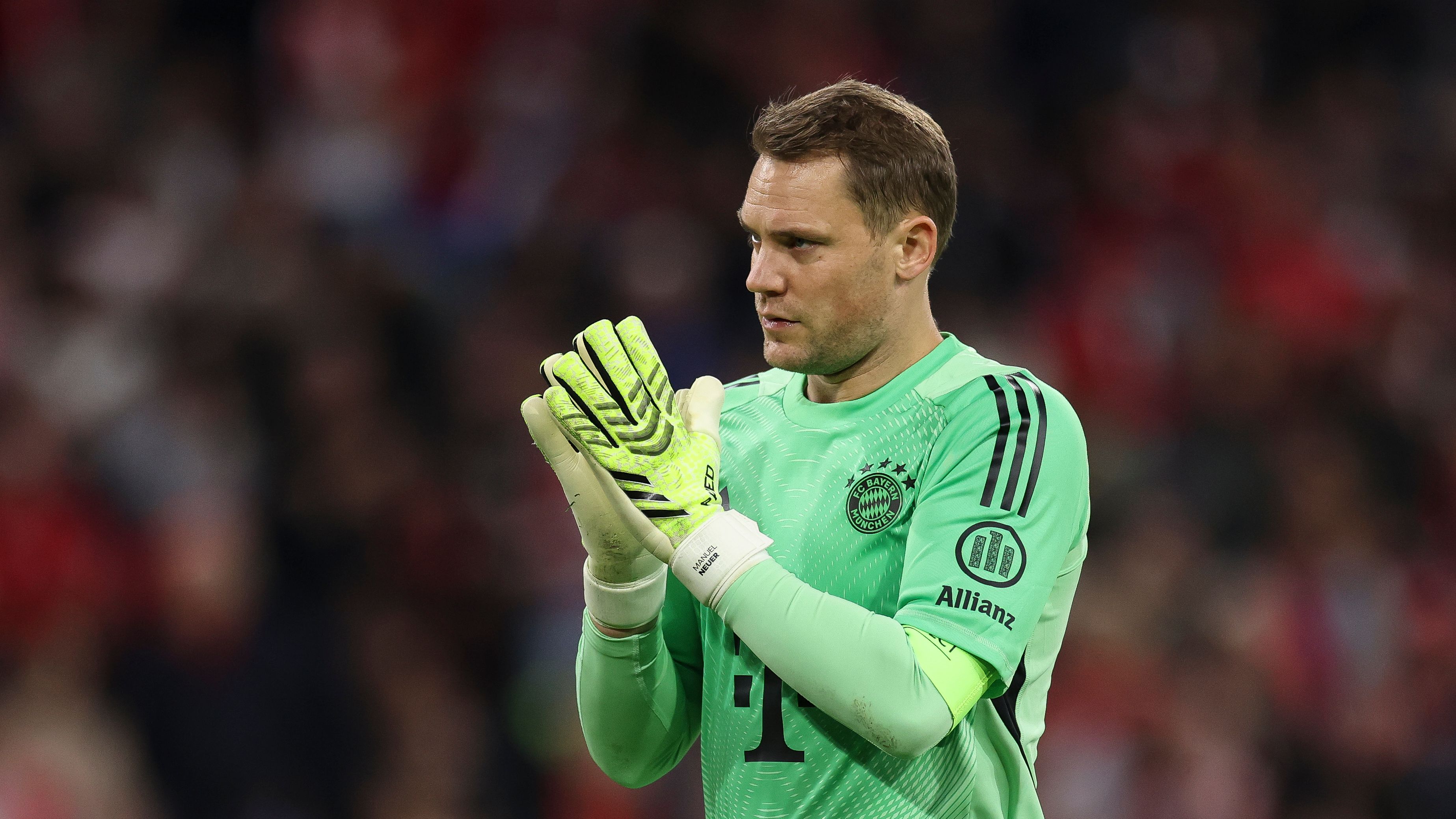 'He definitely sets the standard' - Manuel Neuer still among top three in the world as Bayern Munich legend earns 'world-class' praise from rival goalkeeper