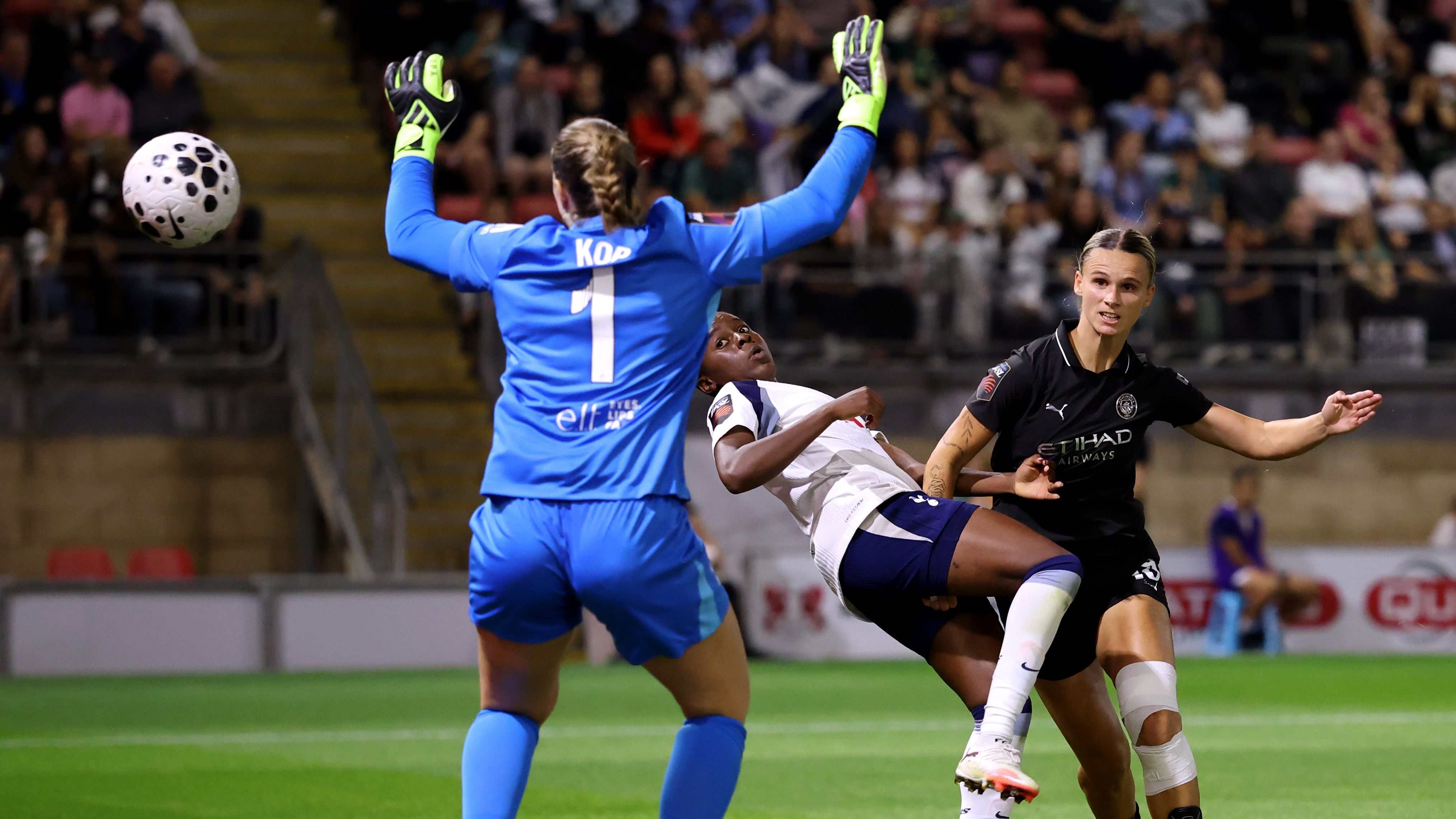 Tottenham Hotspur v Manchester City - Barclays Women's Super League