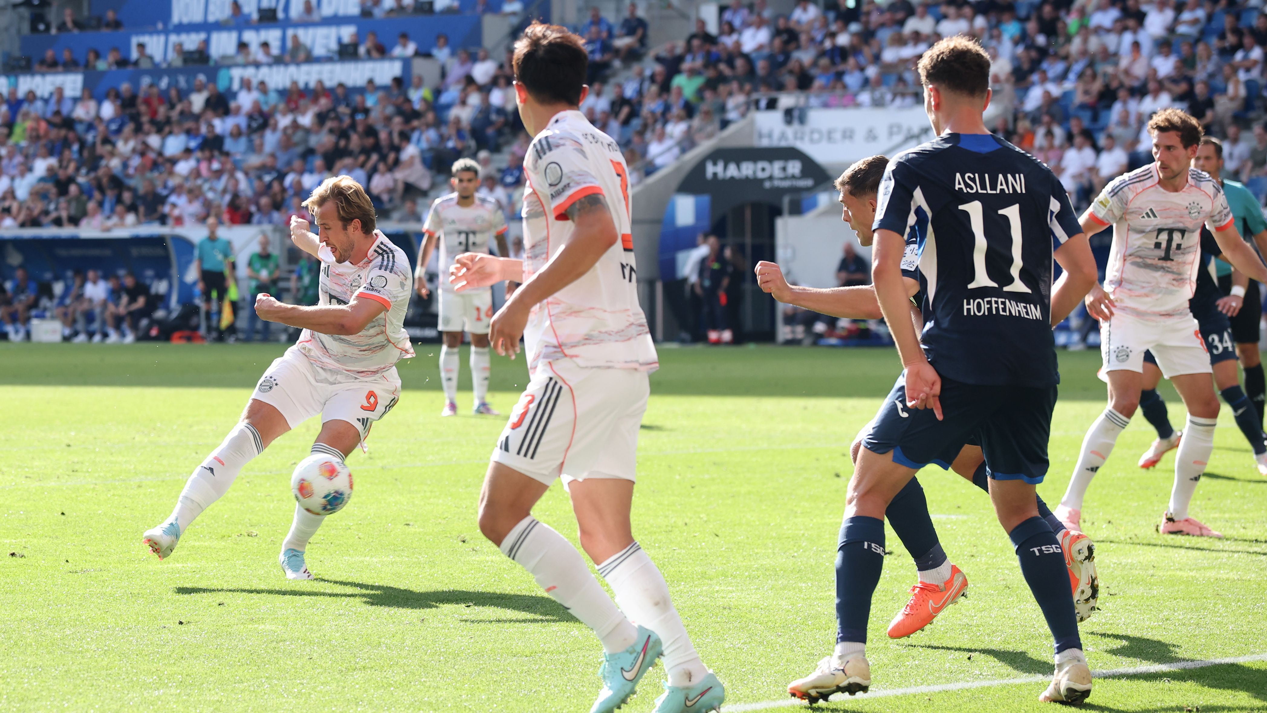 TSG Hoffenheim v FC Bayern München - Bundesliga