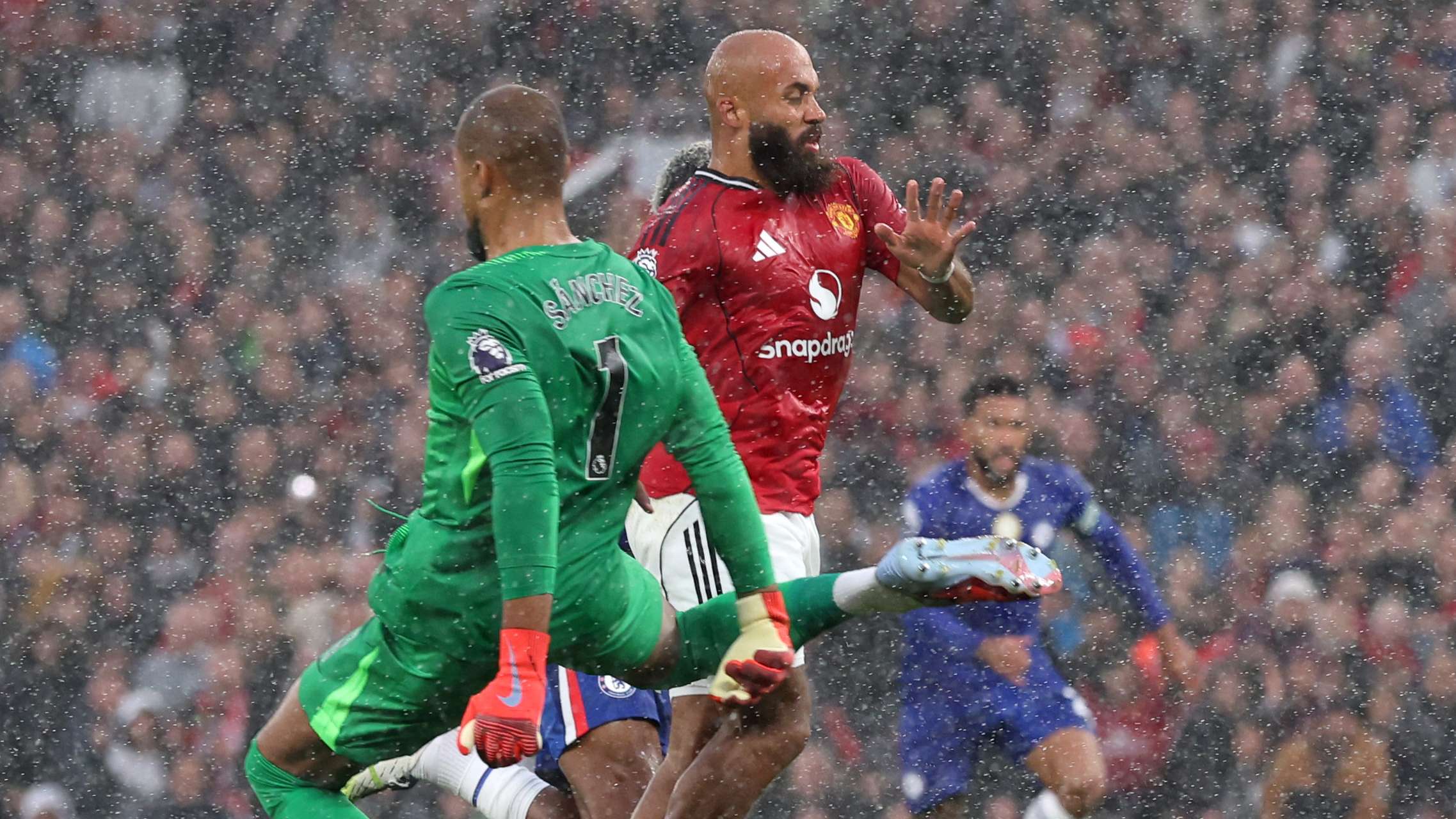 Robert Sanchez, record-breaker! Blues goalkeeper makes unwanted history  with disastrous early red card against Man Utd | Goal.com