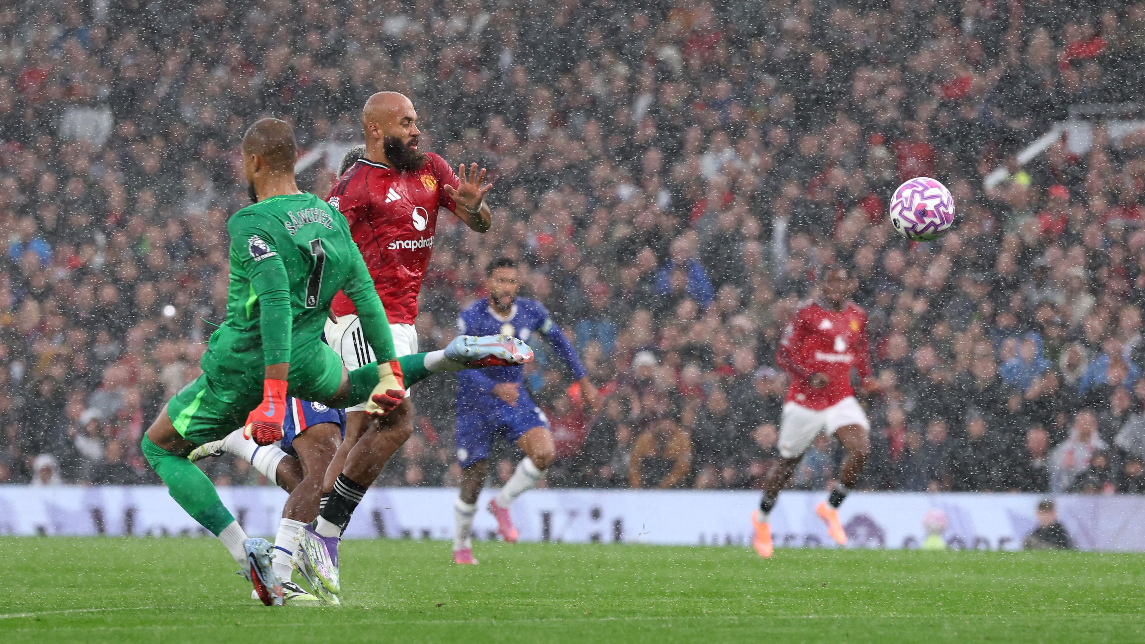 Manchester United v Chelsea - Premier League