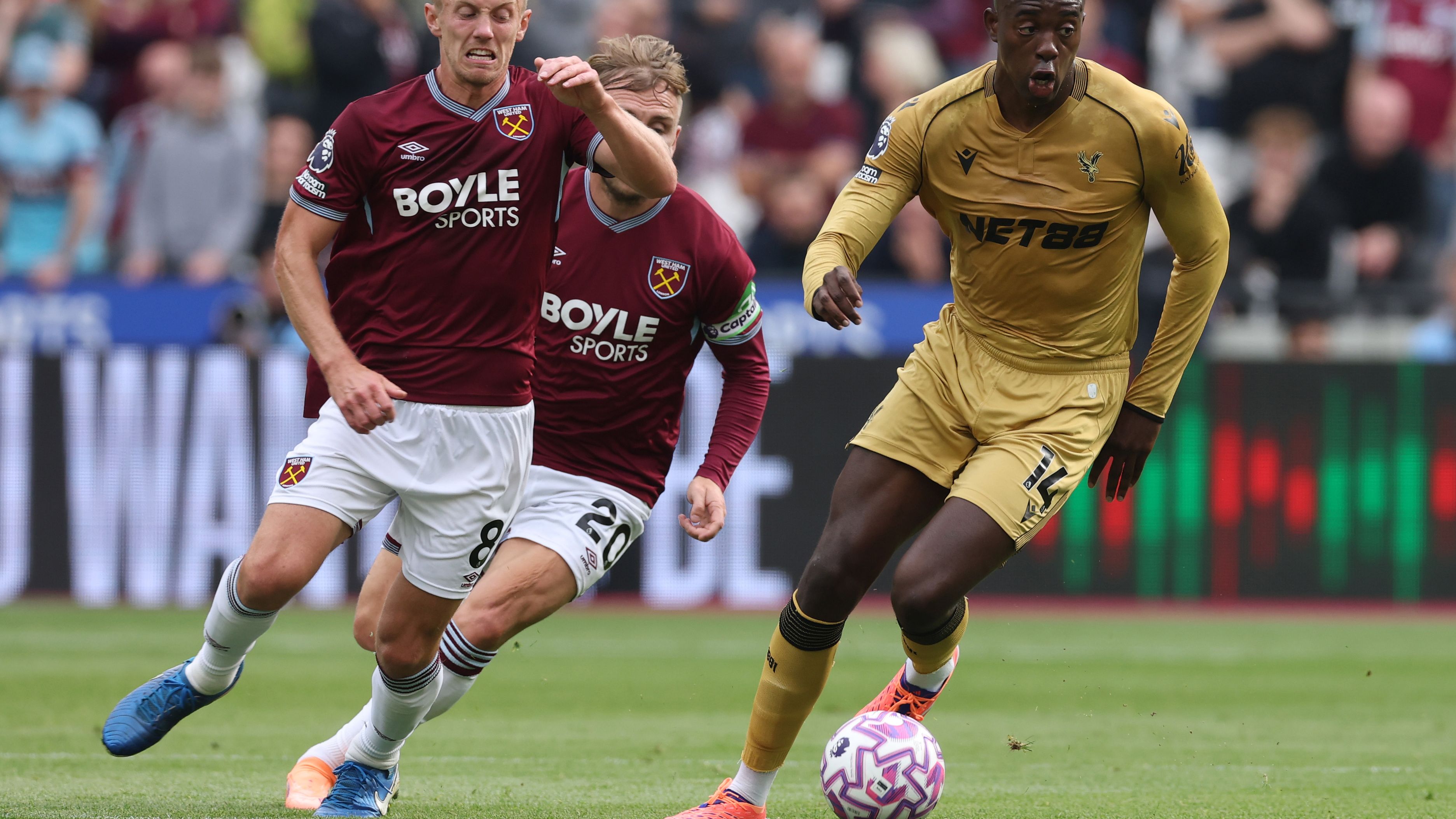 West Ham United v Crystal Palace - Premier League