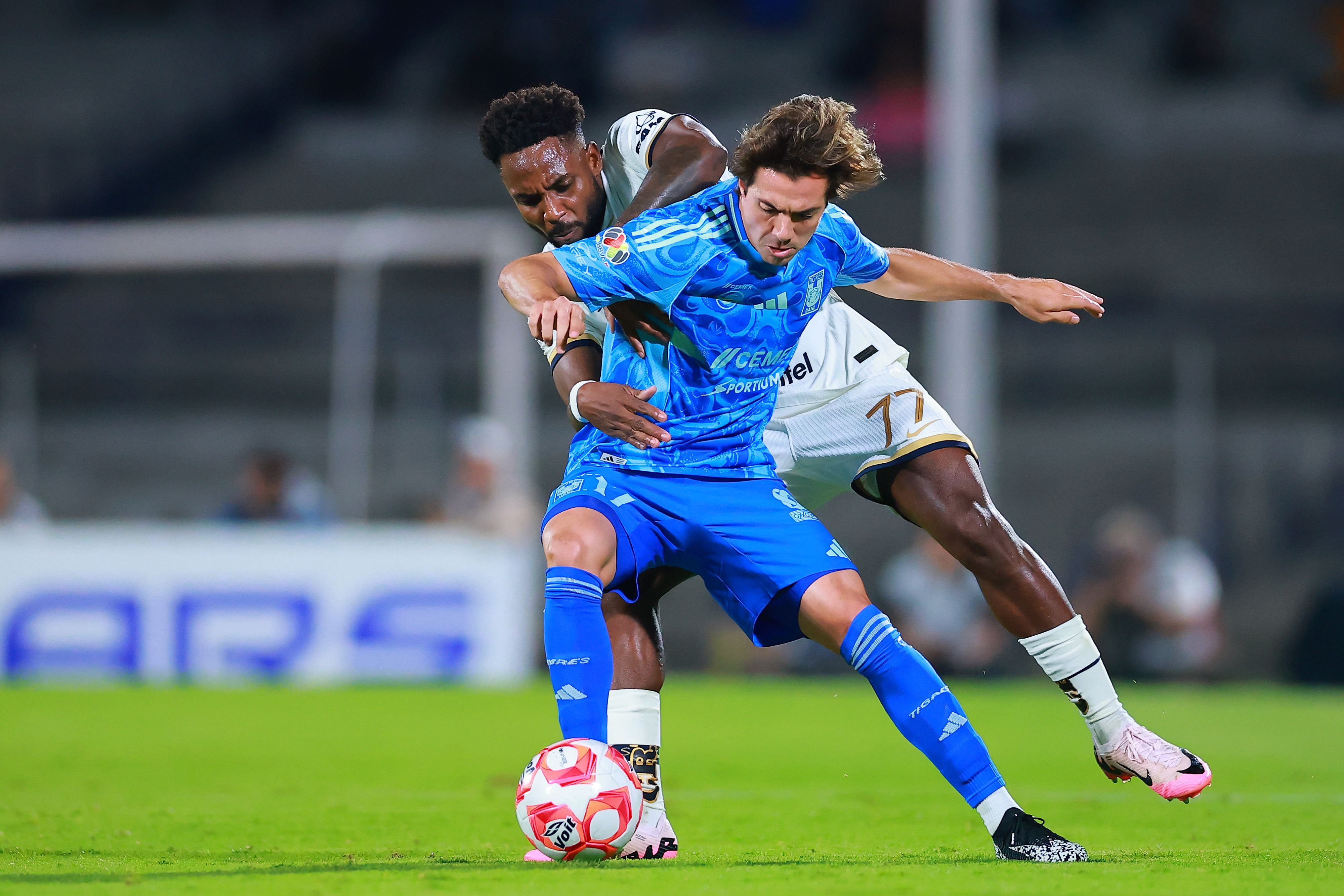 Pumas UNAM v Tigres UANL - Torneo Apertura 2025 Liga MX