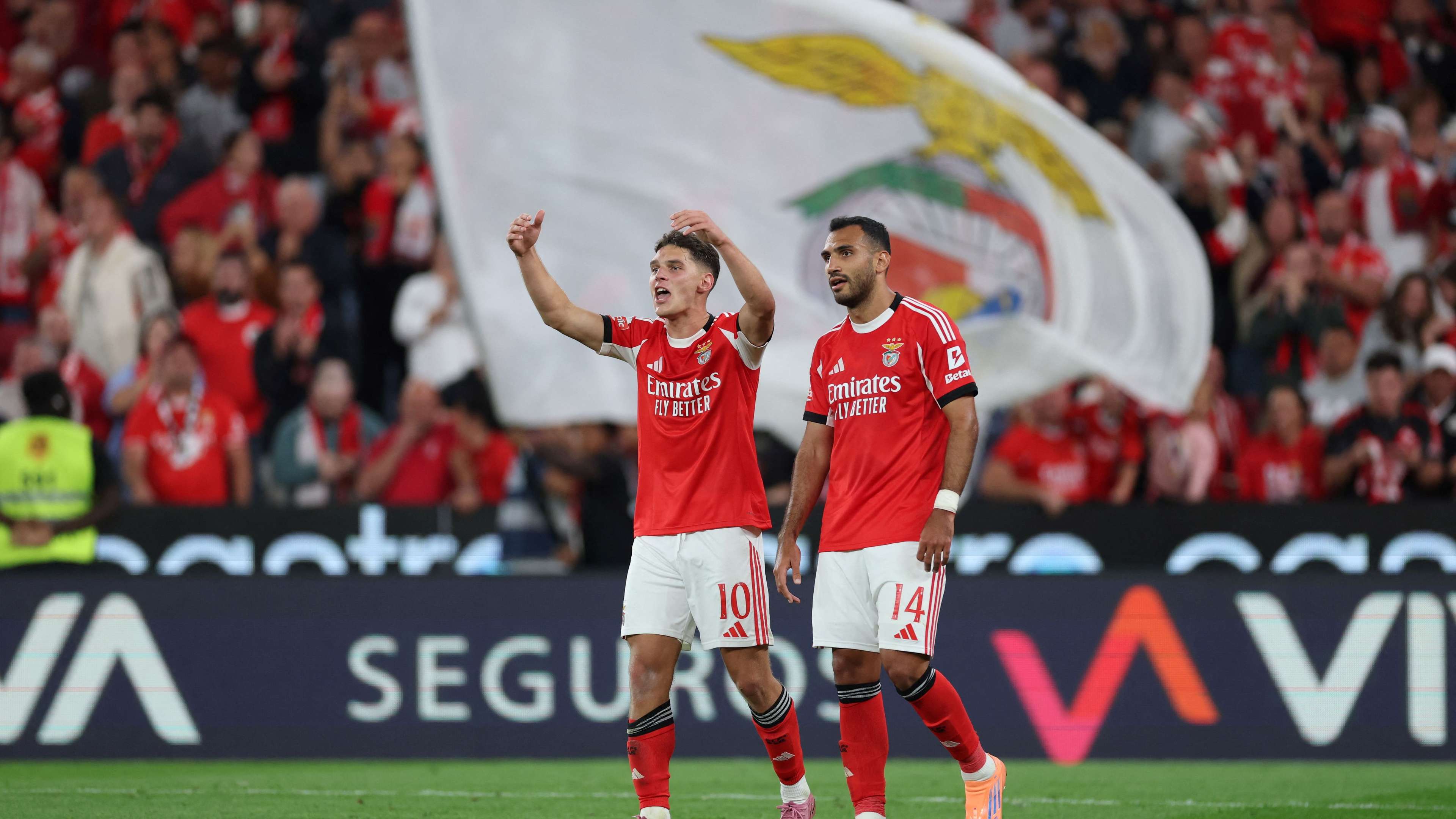 TOPSHOT-FBL-POR-LIGA-BENFICA-RIO AVE