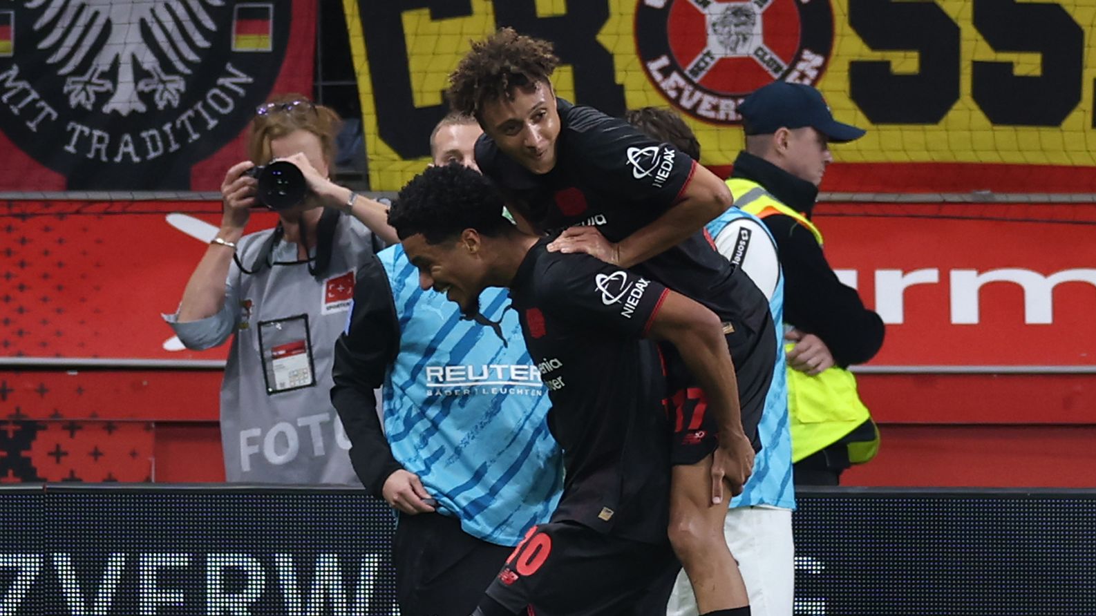 Bayer 04 Leverkusen v Borussia Mönchengladbach - Bundesliga