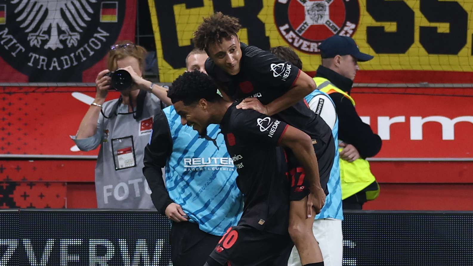 Bayer 04 Leverkusen v Borussia Mönchengladbach - Bundesliga