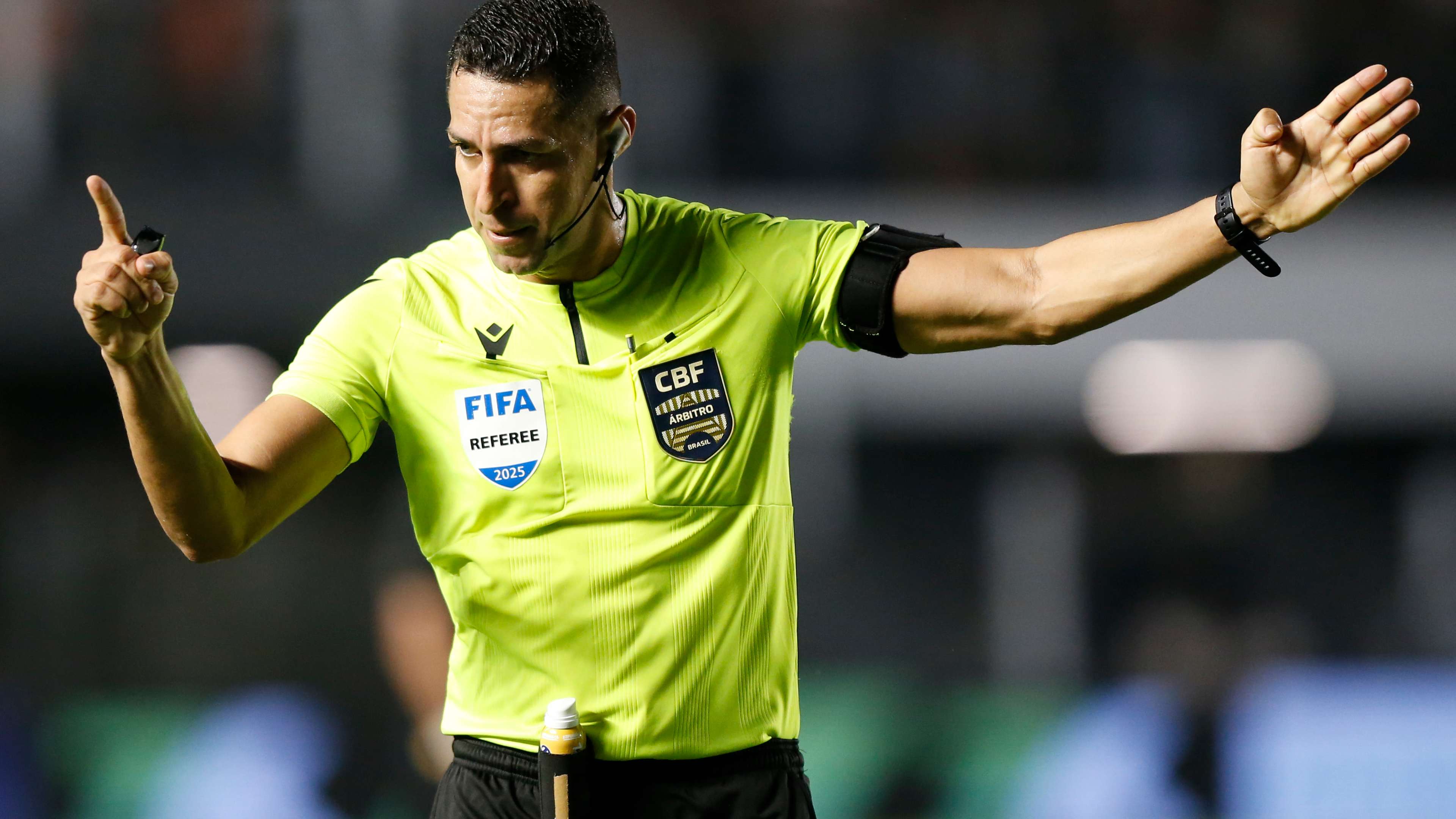 Santos v Sao Paulo - Brasileirao 2025