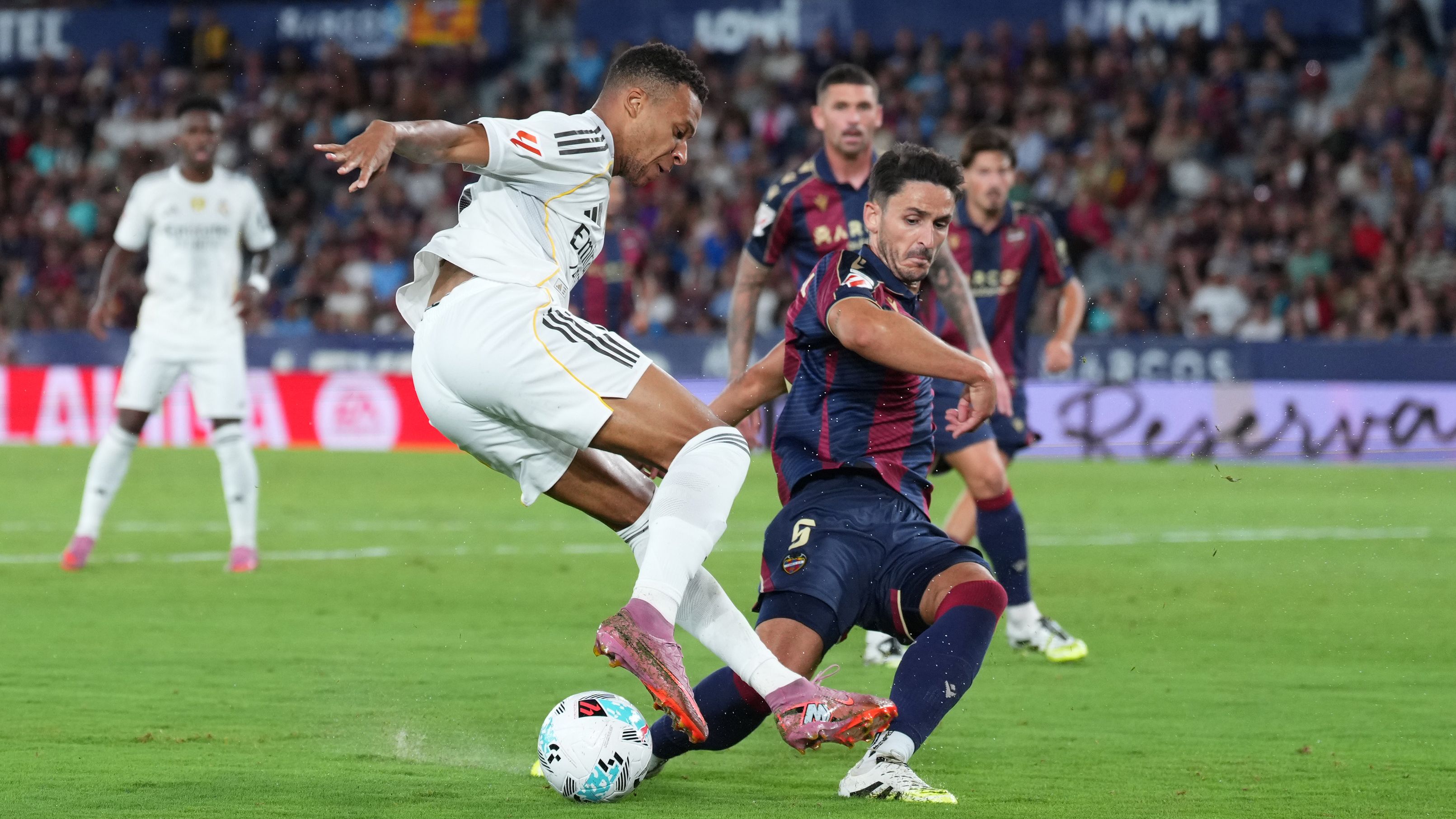 Levante UD v Real Madrid CF - LaLiga EA Sports