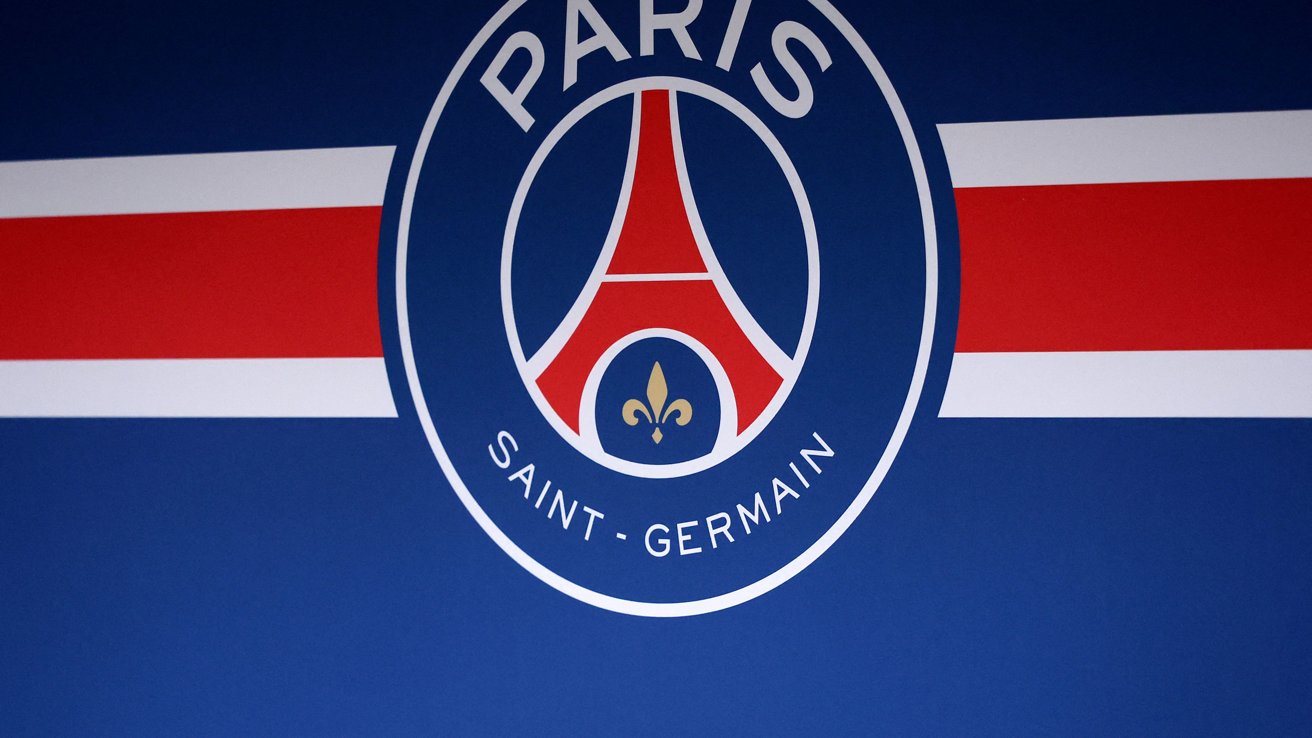 FBL-FRA-D1-PARIS-WOMENS-PRESSER