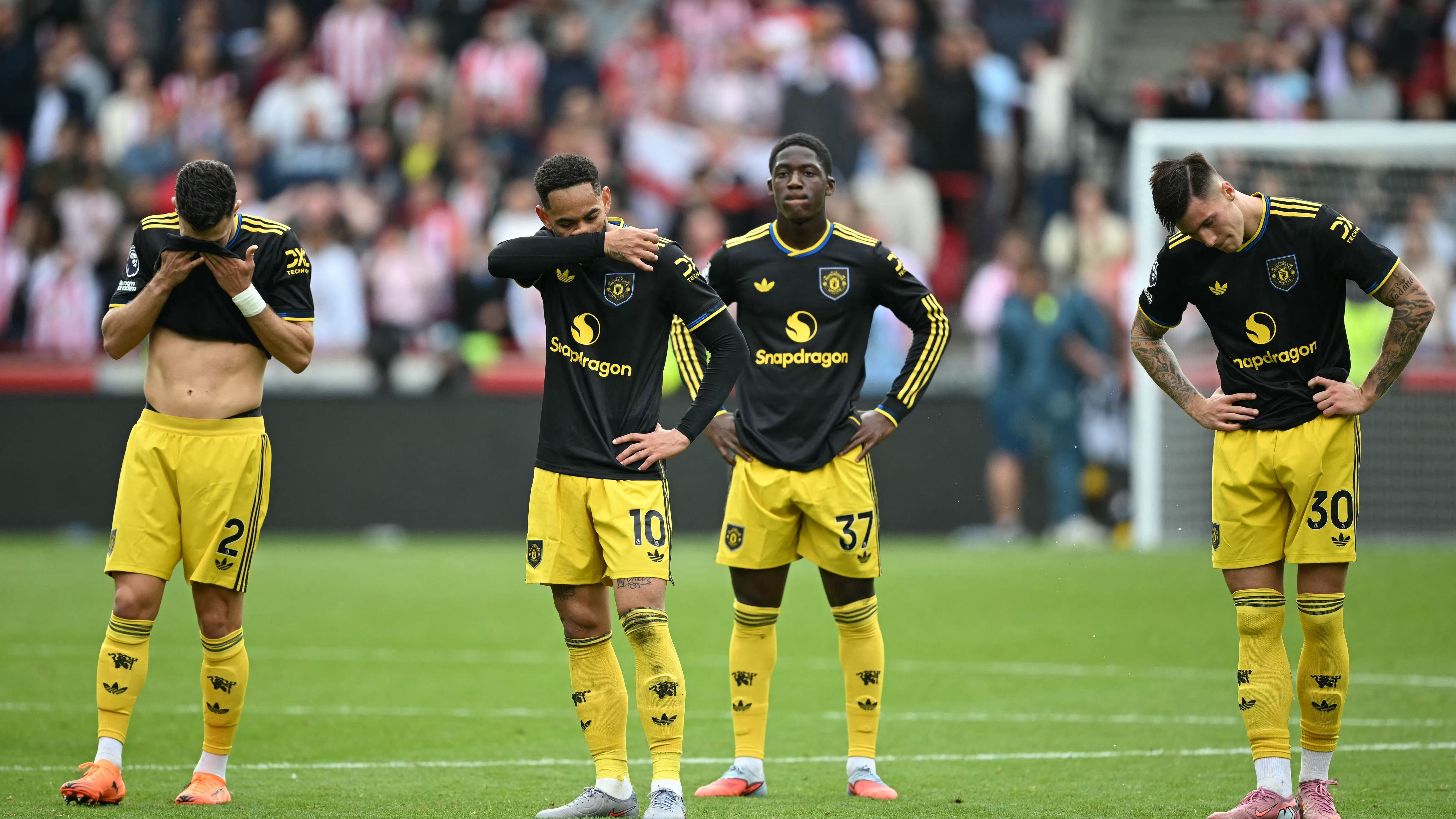 TOPSHOT-FBL-ENG-PR-BRENTFORD-MAN UTD