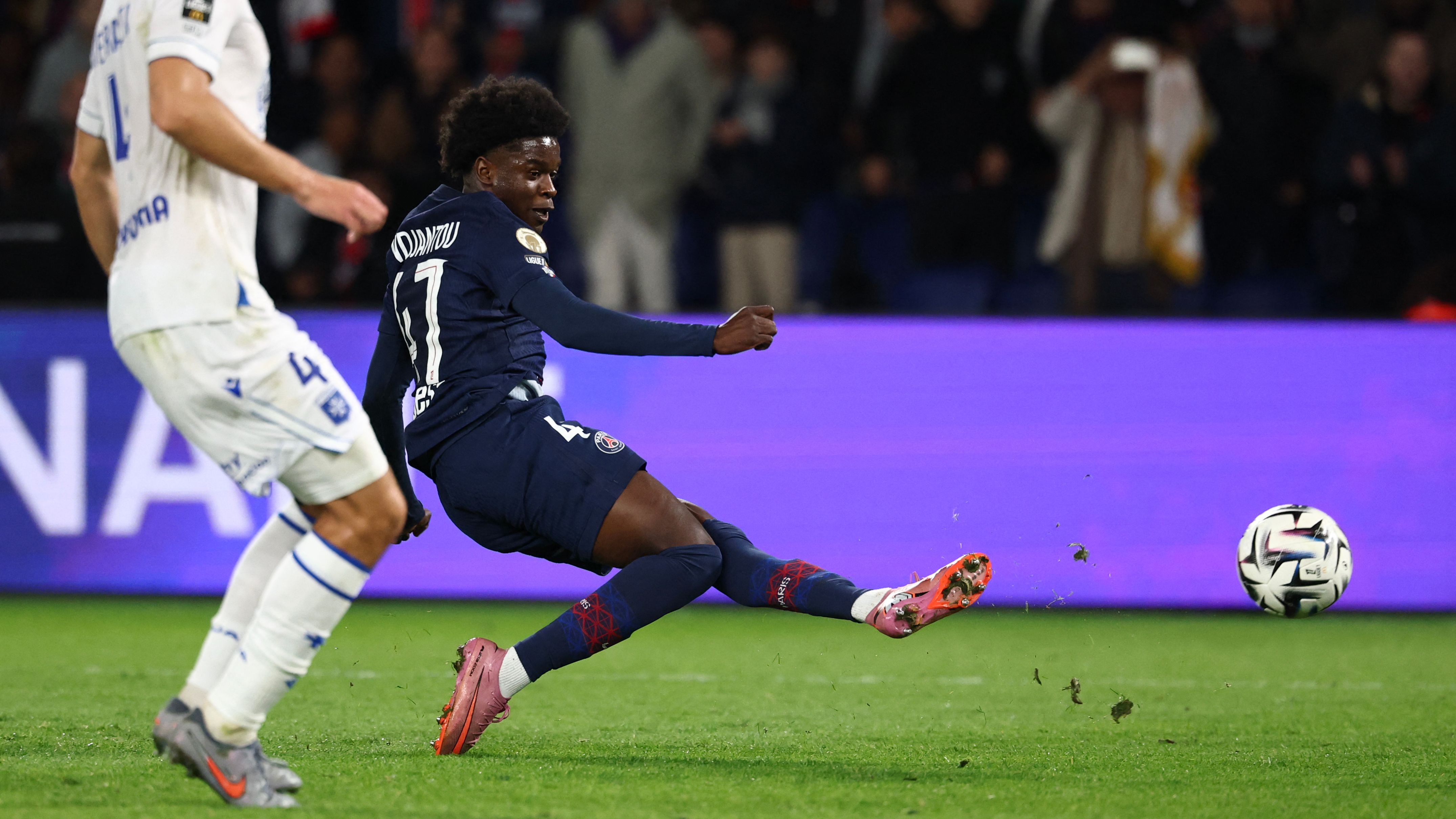 FBL-FRA-LIGUE1-PSG-AUXERRE