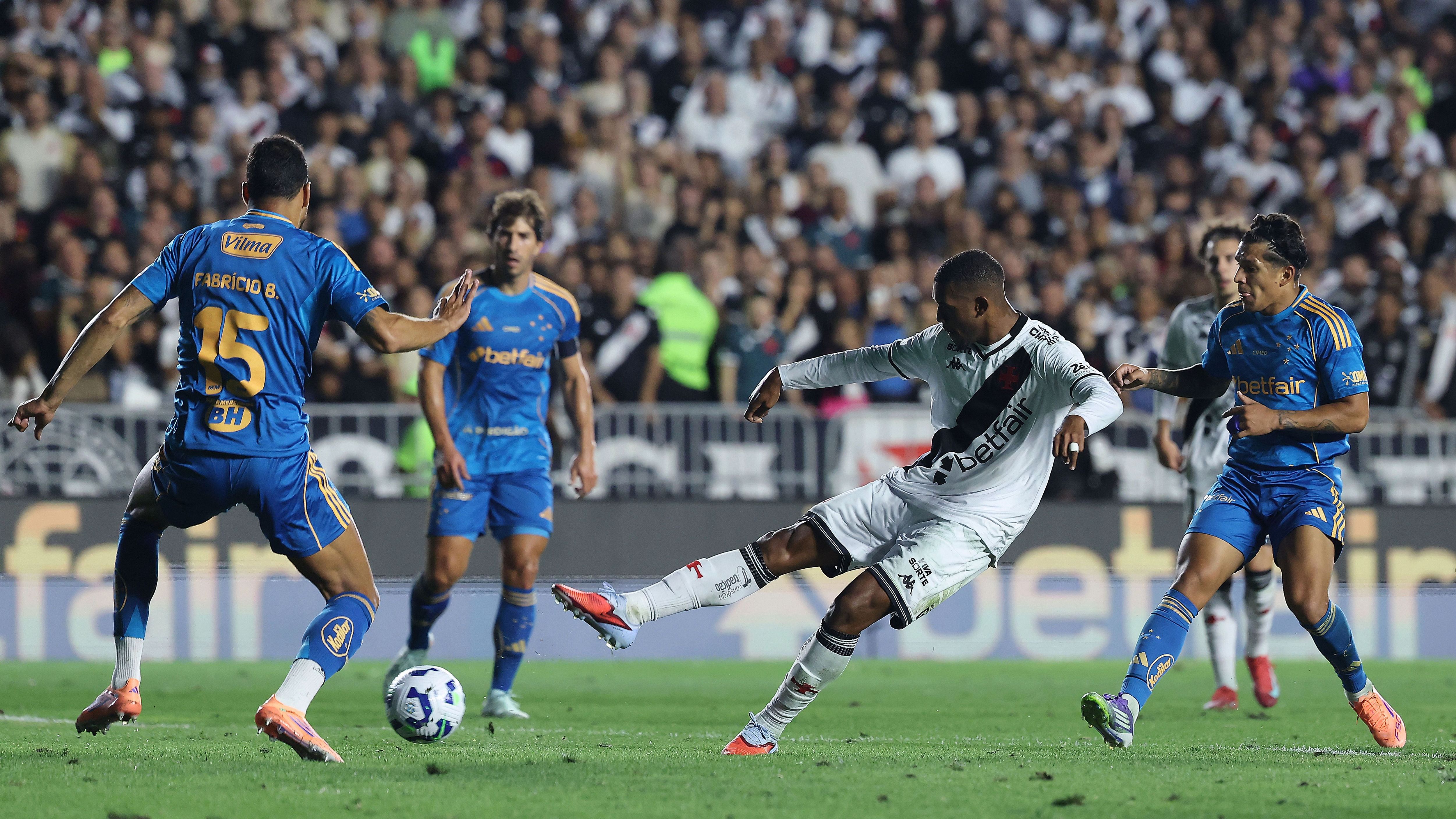 Vasco Da Gama v Cruzeiro - Brasileirao 2025